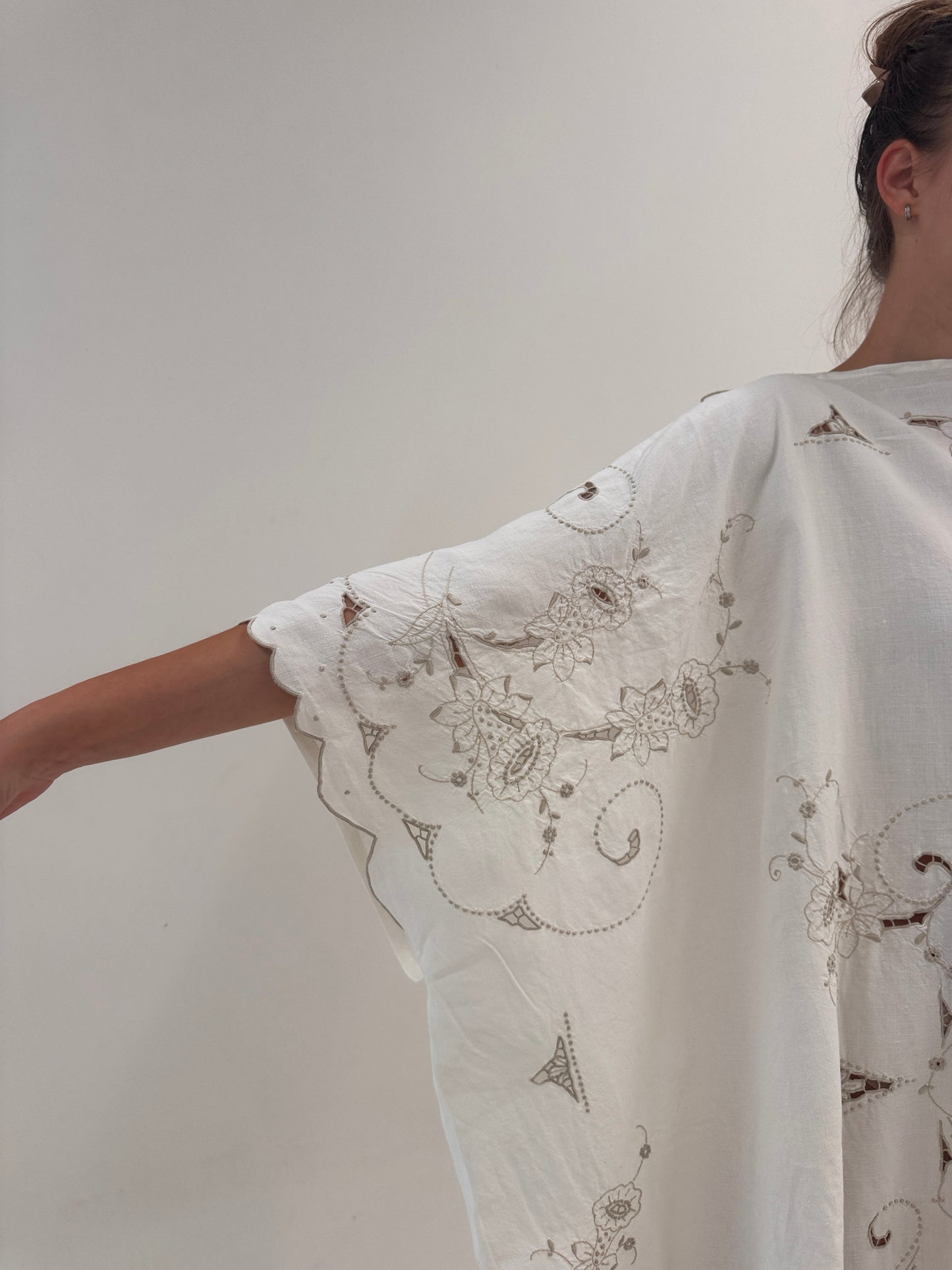 Kaftan bijuterie din in excepțional cu broderie manuală