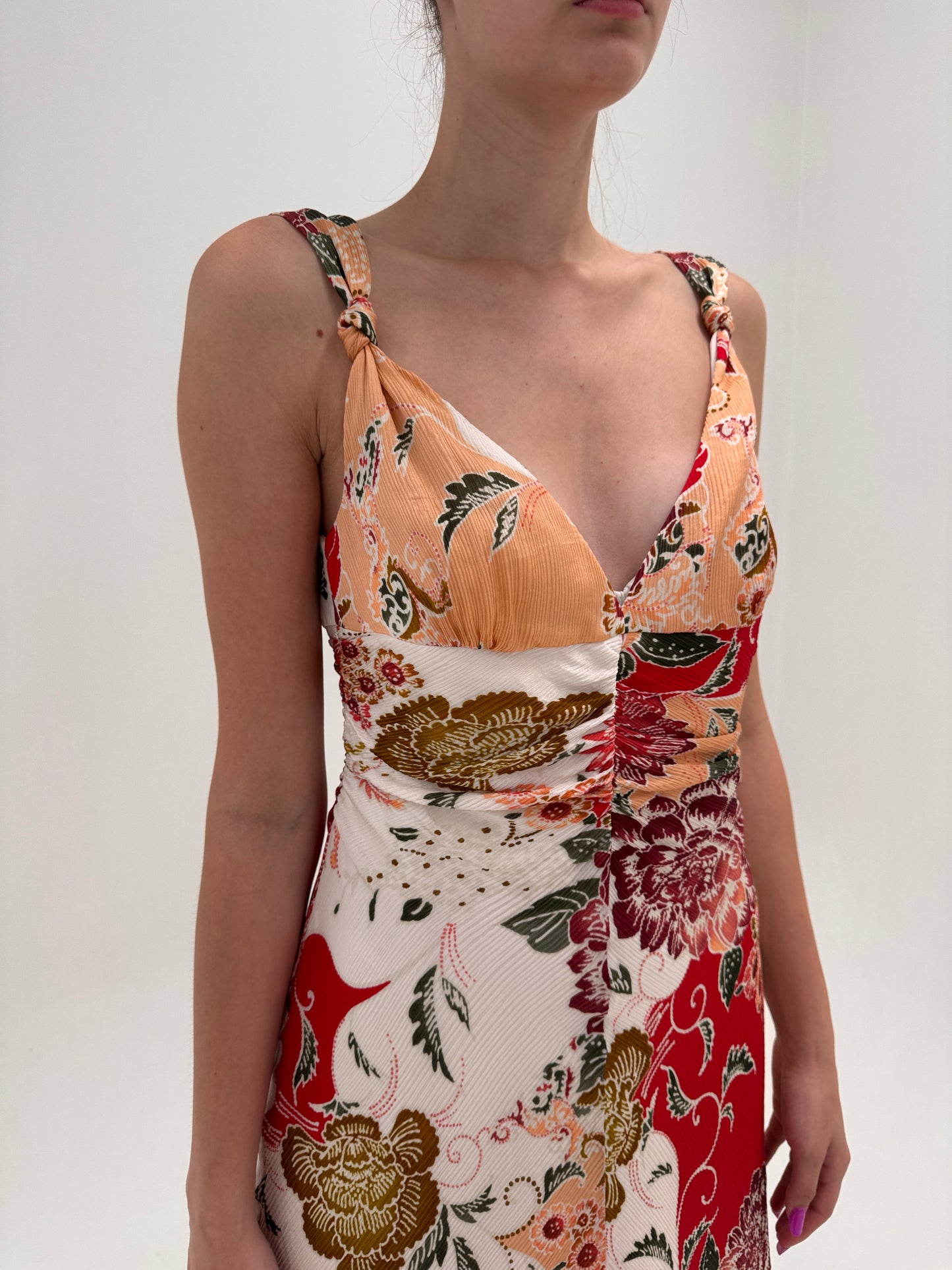 Rochie Armani gama ultra luxury din mătase naturală in croi ultra feminin în bie