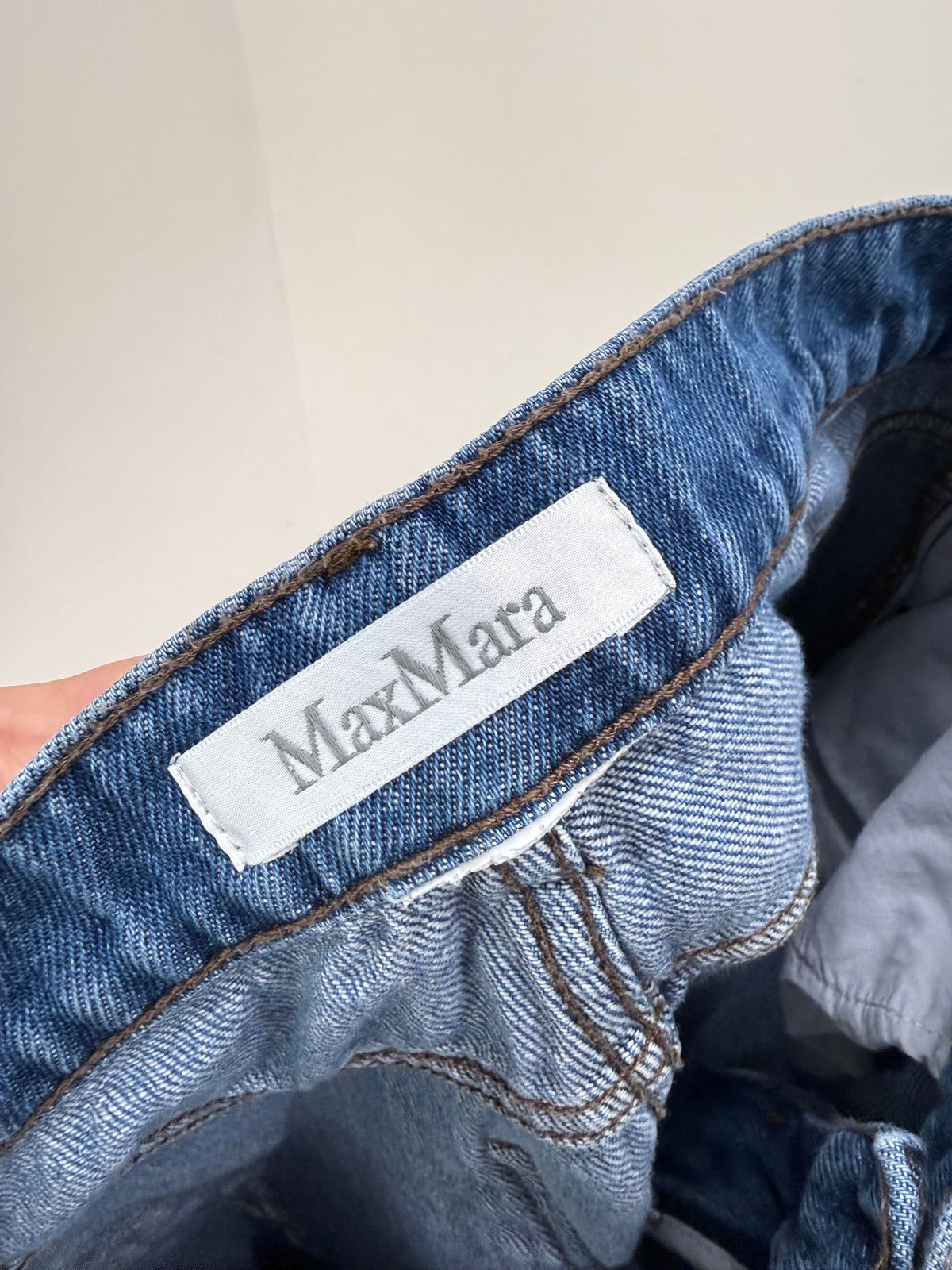 Jeans Max Mara în croi super actual ‘skinny straight’ classic wash