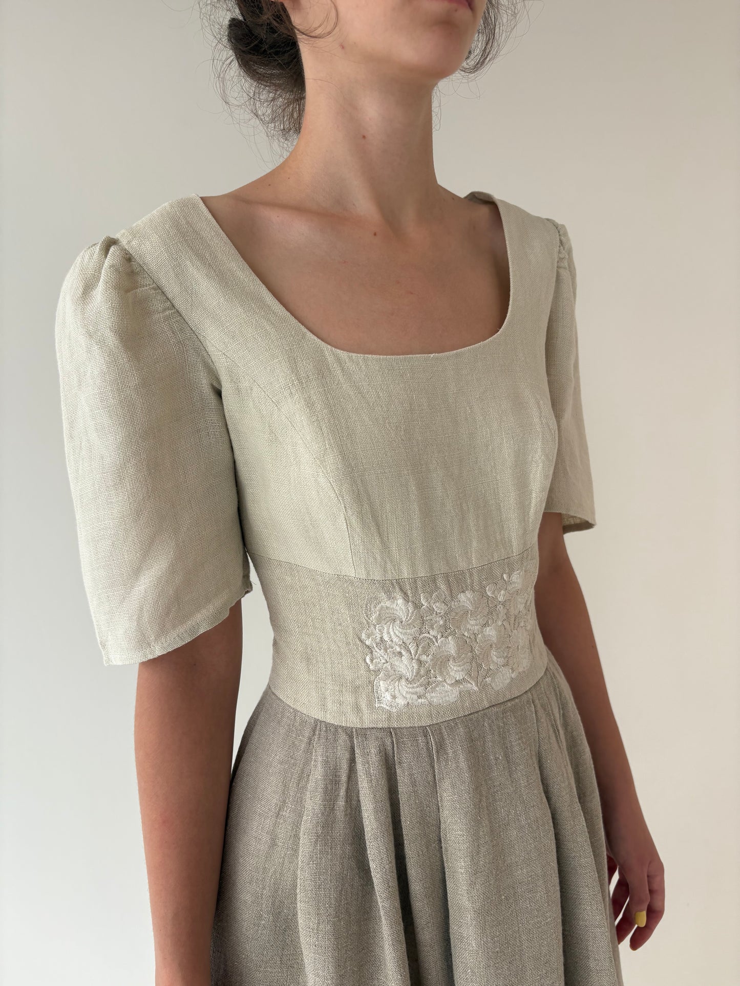 Rochie luxury Sportalm din pânză grea de in în nuanțe de nude