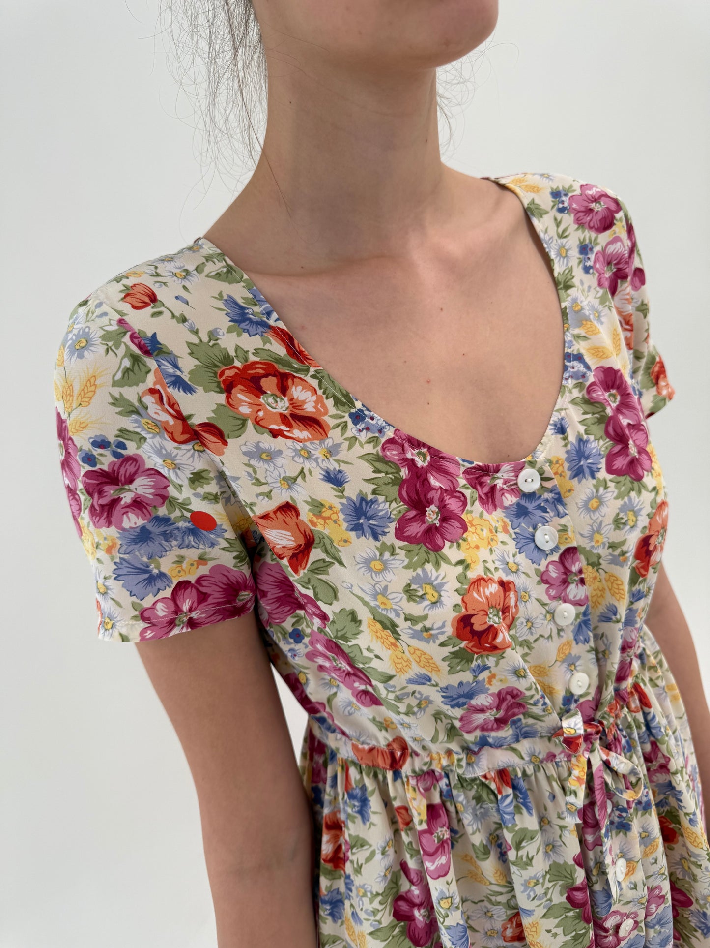 Rochie din mătase naturală cu talie ultra înaltă reglabilă și print floral superb