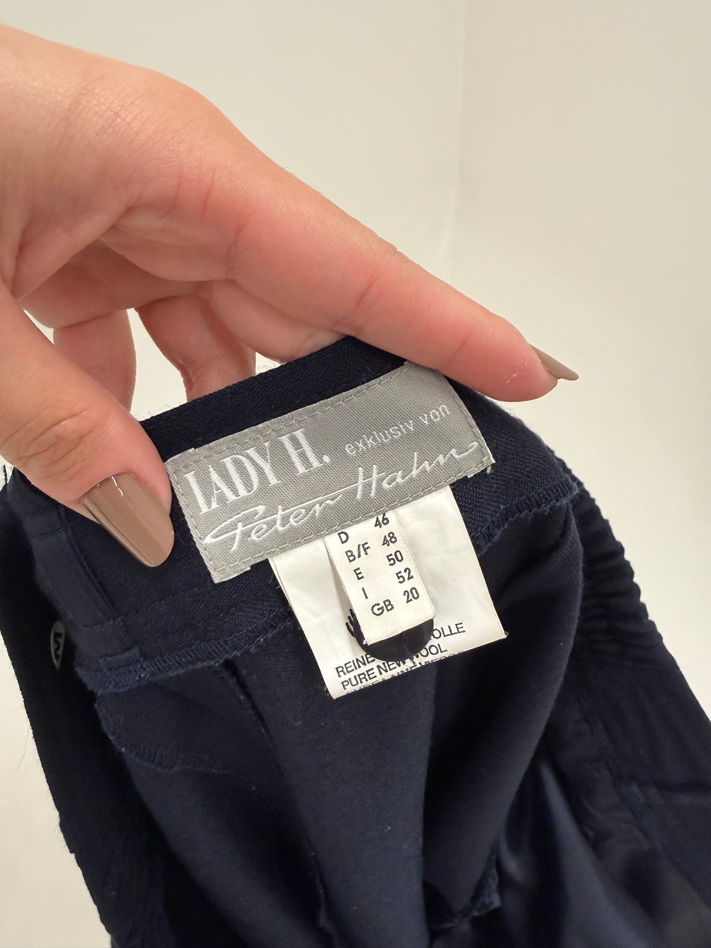 Pantaloni jeans blue cu talie ultra înaltă și pense din lana groasă
