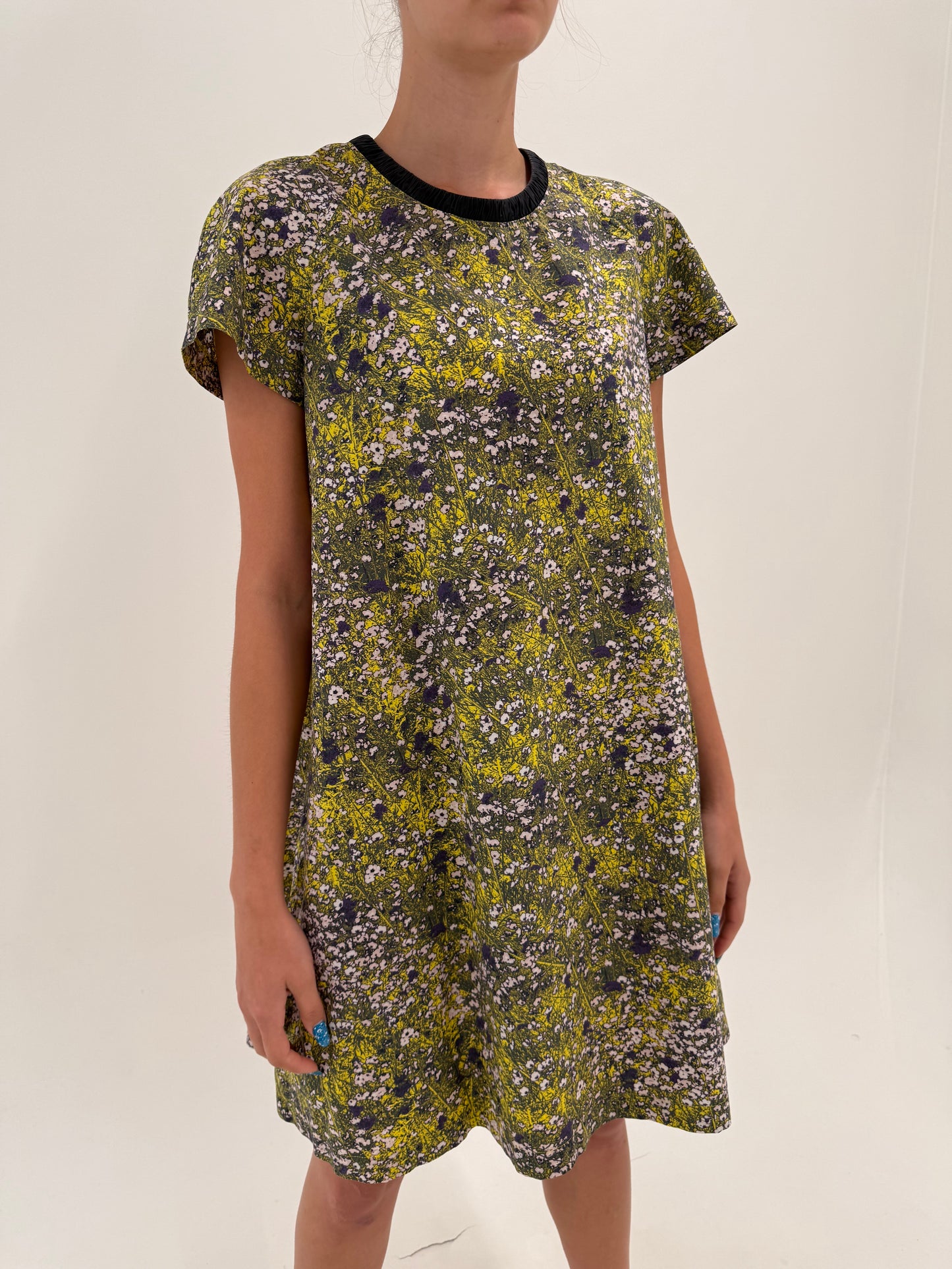 Rochie de brand luxury Cacharel în croi actual din canvas extrafin de bumbac