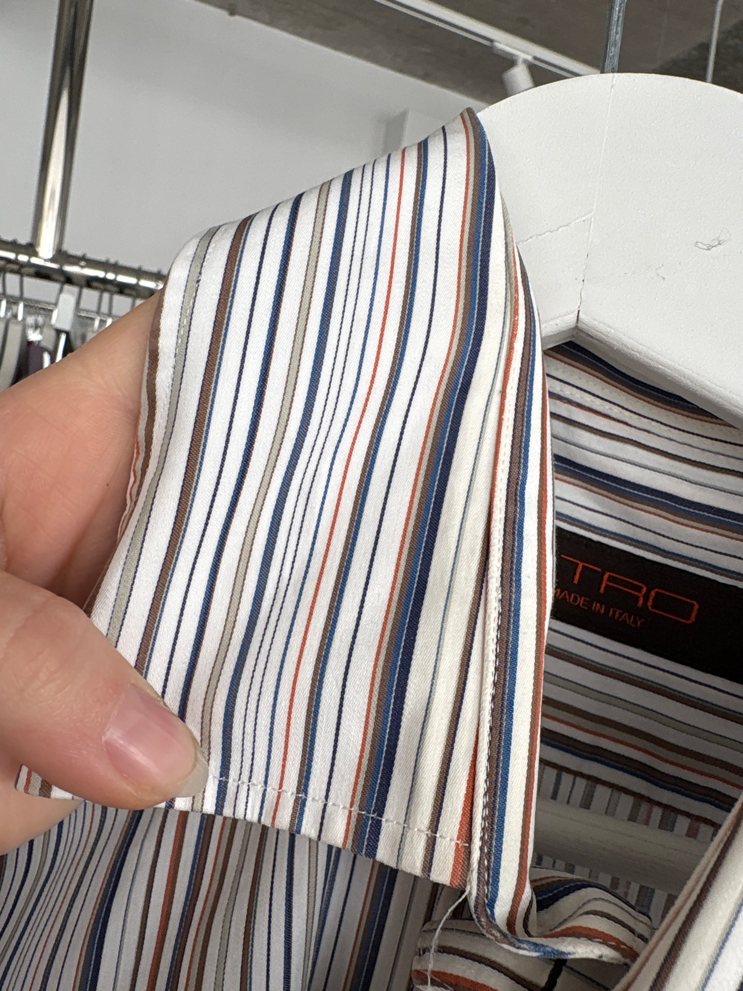 Cămașa luxury Etro in dungi verticale in croi actual