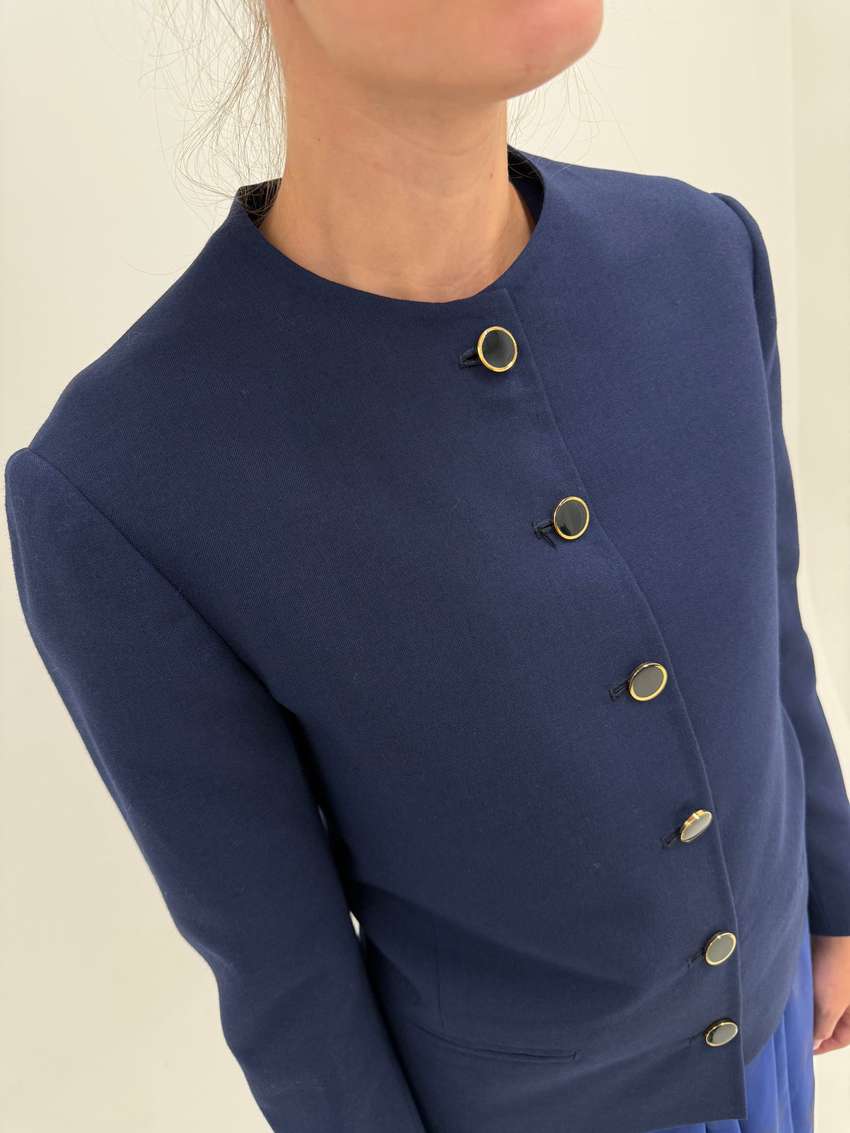 Sacou în stil Chanel din lana extrafina Navy blue cu nasturi decorativi