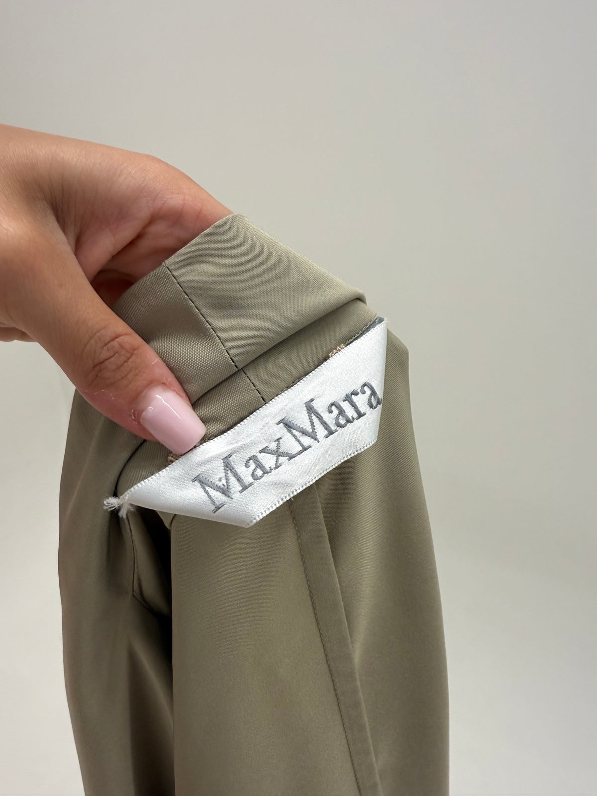 Trench Max Mara clasic din material excepțional Sage green