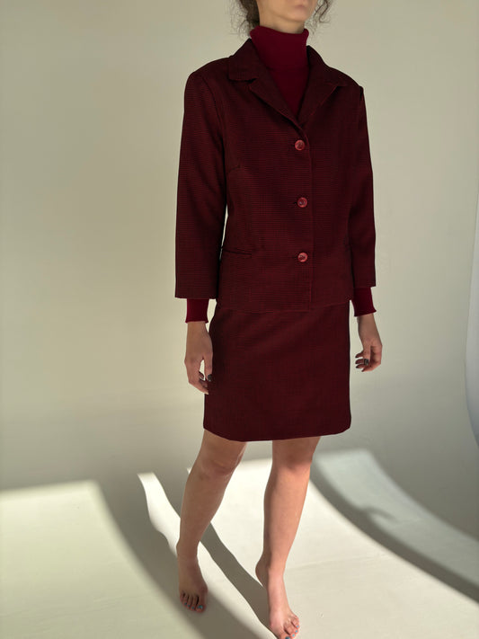 Deux piece burgundy din lana extrafina in croi de ani 60