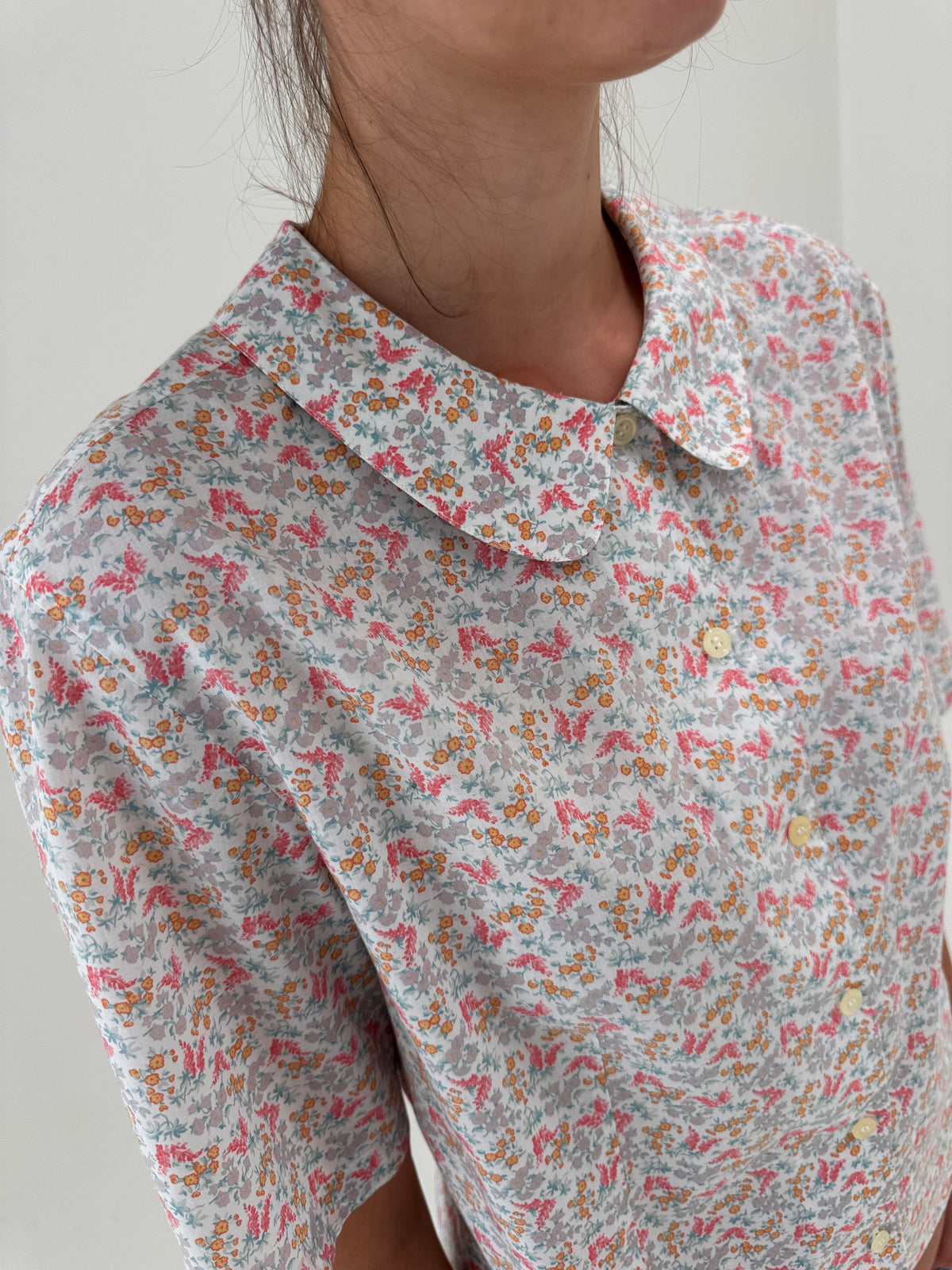 Cămașa de brand luxury vintage Cacharel cu print delicat și guler Peter Pan
