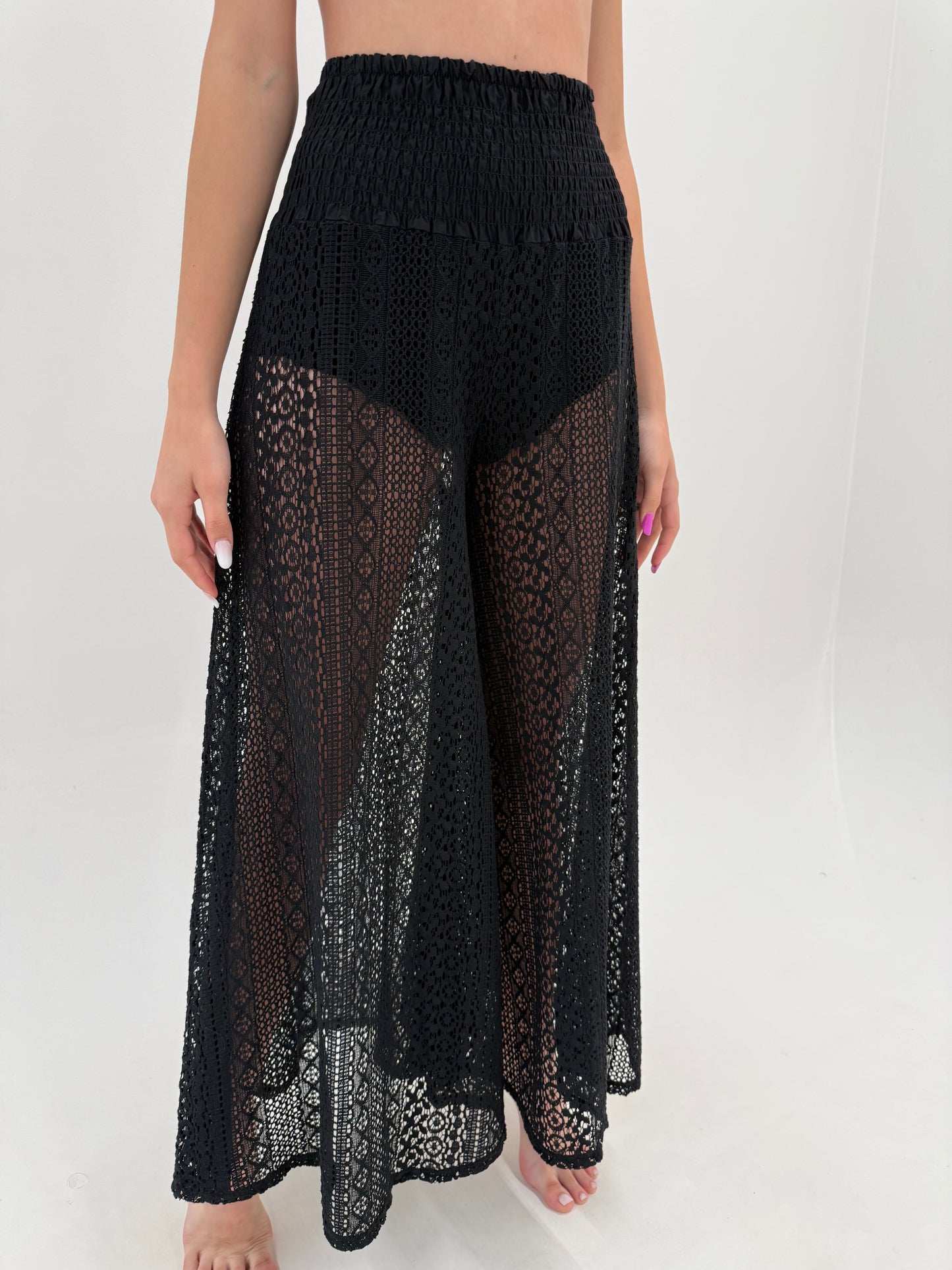 Pantaloni palazzo spectaculos din macrame negru fin cu dublură