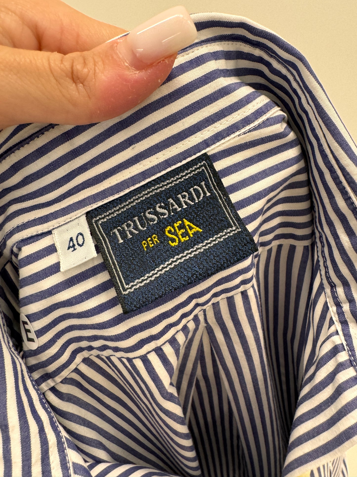 Cămașa luxury Trussardi din poplin excepțional de bun ca în dungi