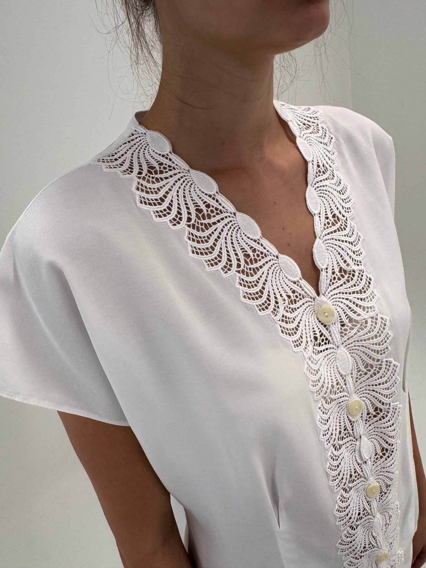 Cămașa luxury italiană cu dantelă macrame din faille de bumbac
