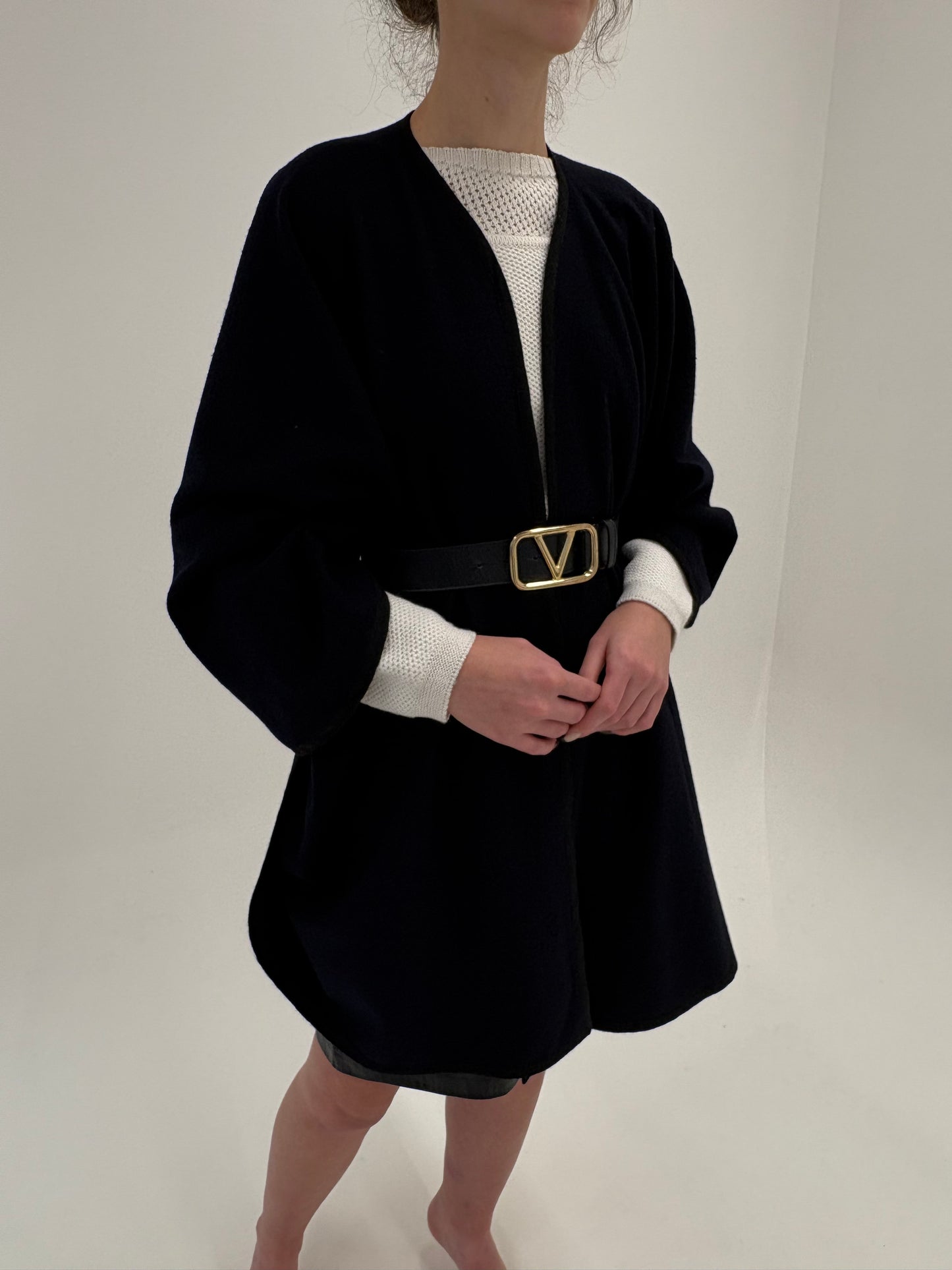 Capă neagră din stofă extafina de lana