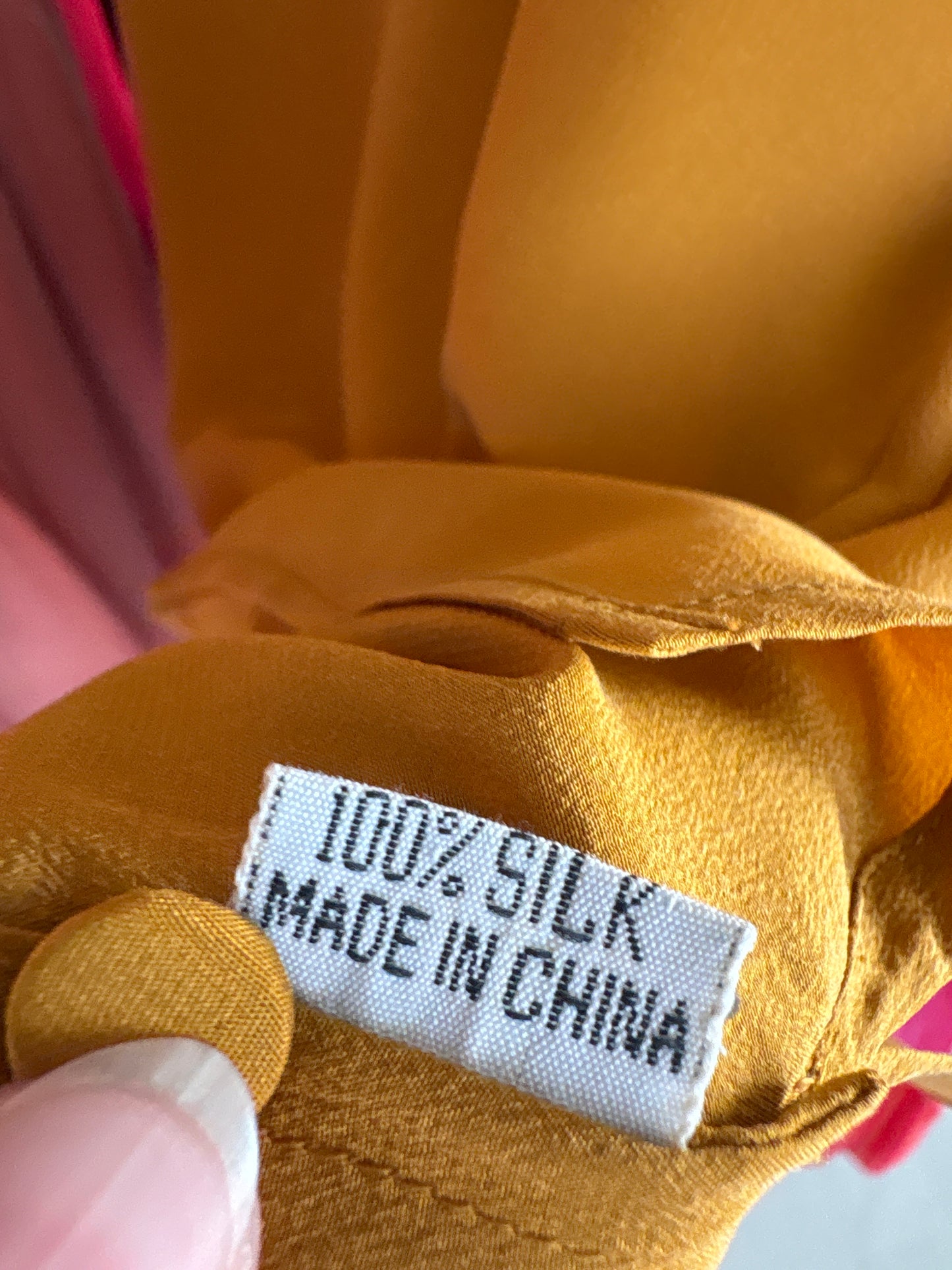 Top mustard yellow din mătase naturală în croi minimalist