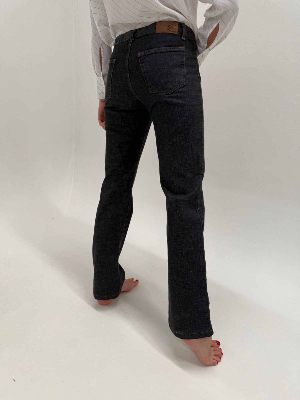 Jeans Cavalli dark wash straight leg cu un sclipici argintiu foarte discret tall
