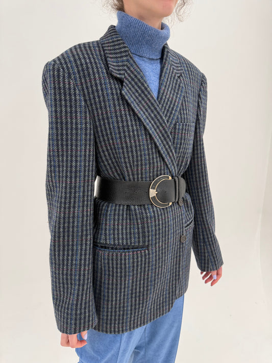 Sacou din tweed ușor structurat de lana în combinație clasică de culori și croi actual