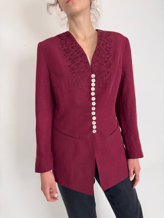 Sacou cambrat burgundy cu broderie din pânză și nasturi mother of pearl