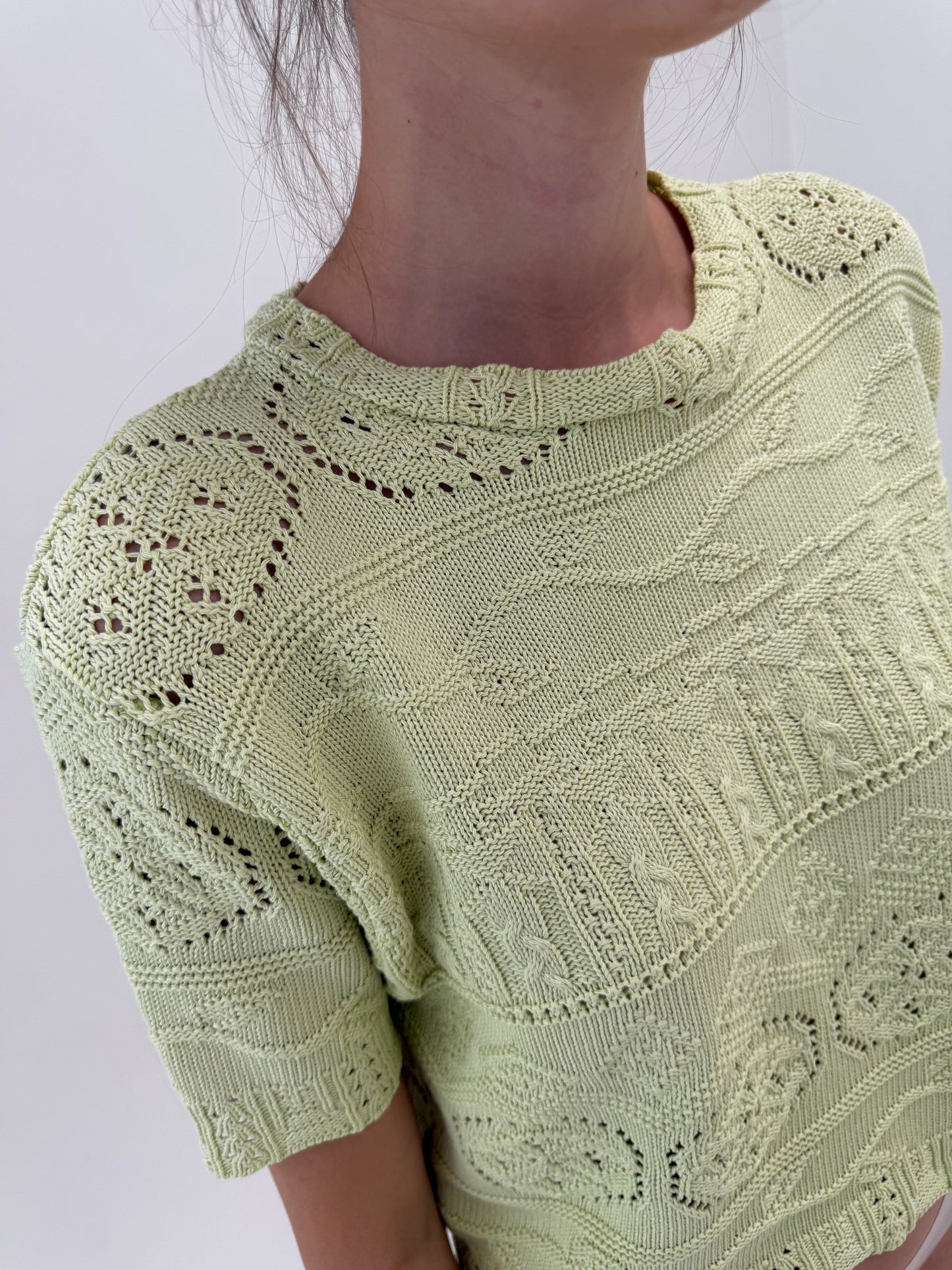 Top vintage din macrame de bumbac verde crud pudrat