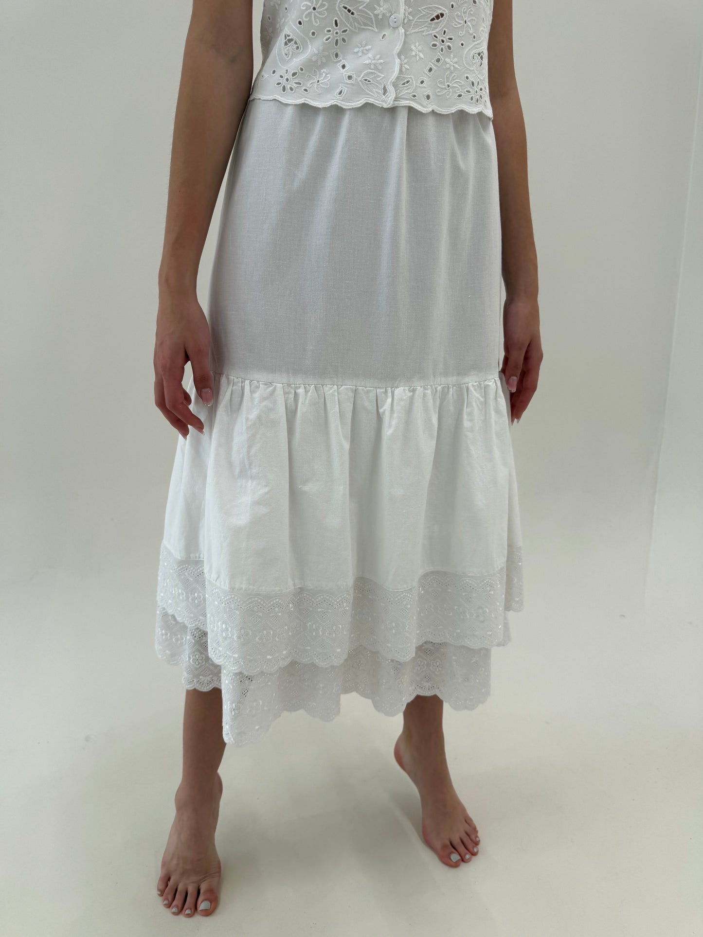 Fustă maxi cu talie ultra înaltă elastică, volane și broderie anglaise