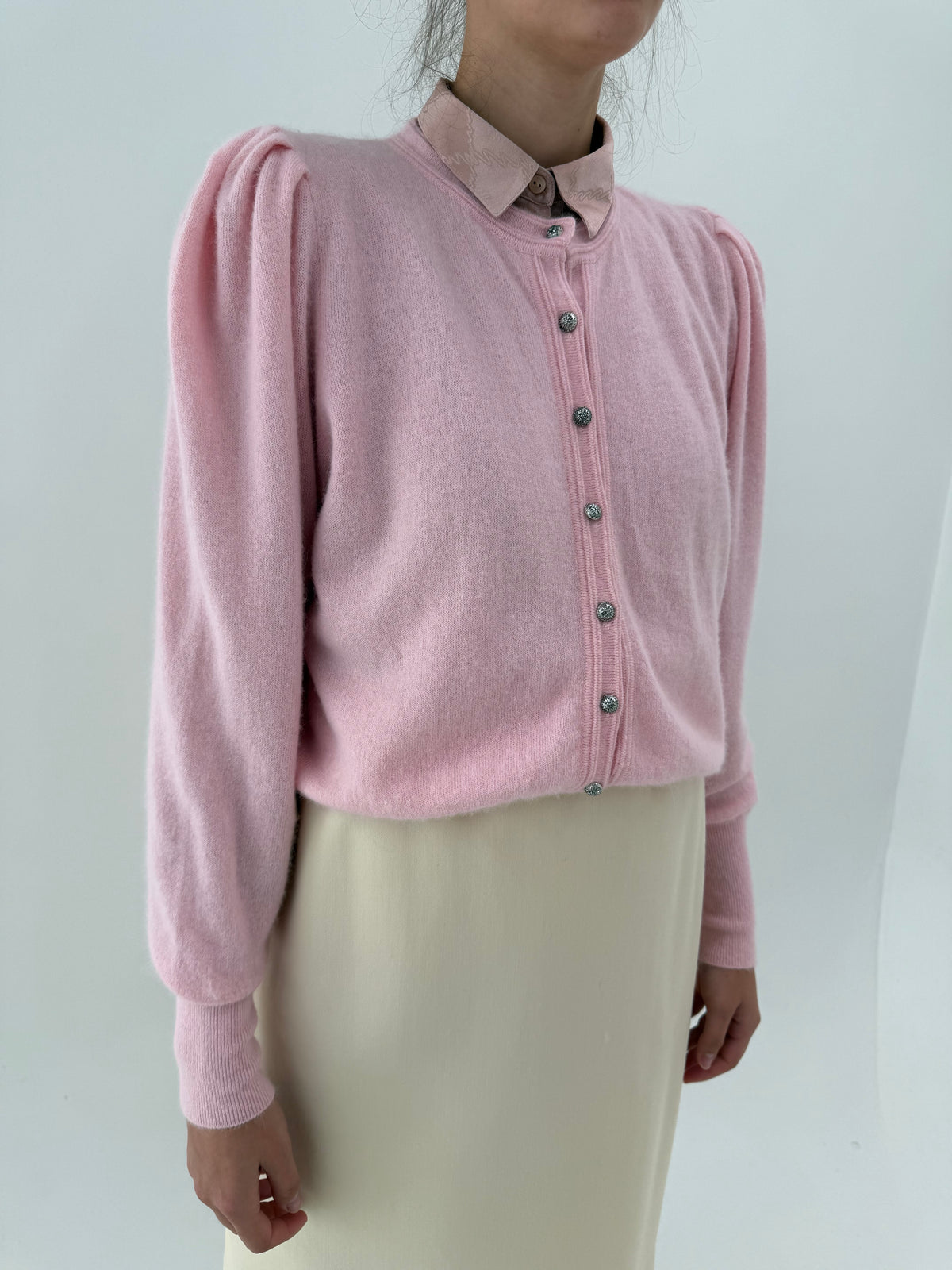 Cardigan vintage tip jachetă cu mâneci ample și manșete înalte din Angora și lana extrafina