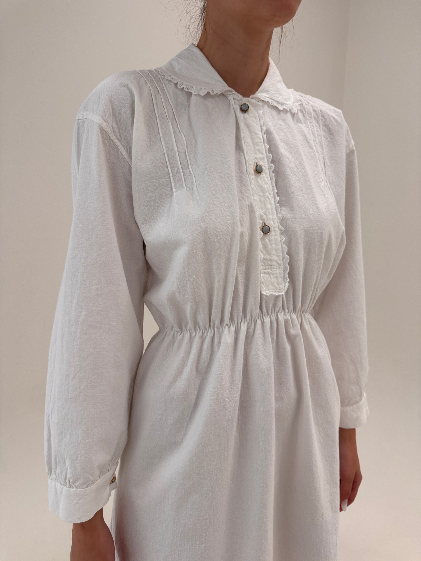 Rochie Old vintage excepțională din pânză de bumbac cu talie elastică și lucrătură manuală
