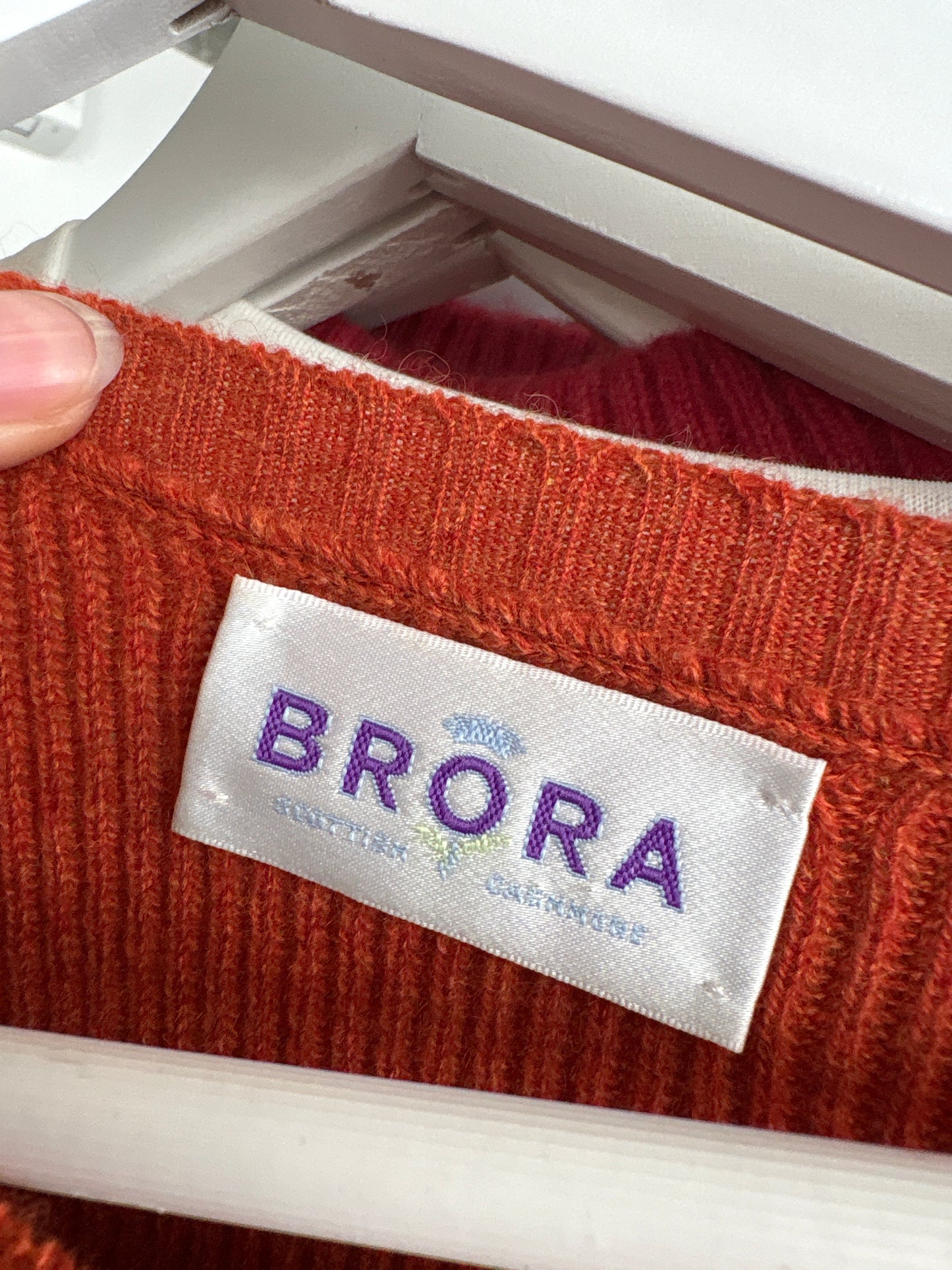 Cardigan rust orange din cașmir high end scoțian cu fir lung excepțional