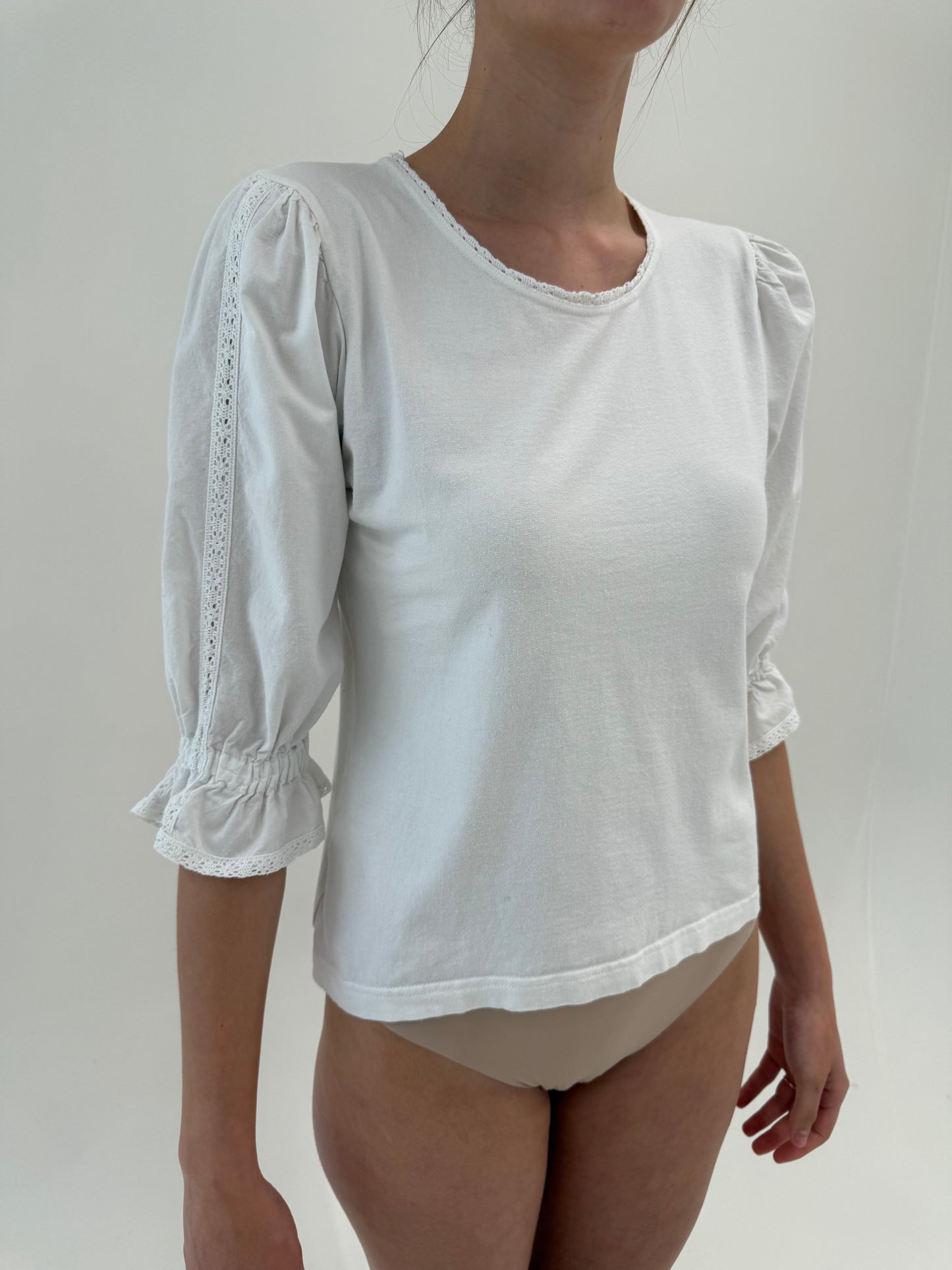 Top vintage cambrat cu mâneci bufante din poplin și corp modelator
