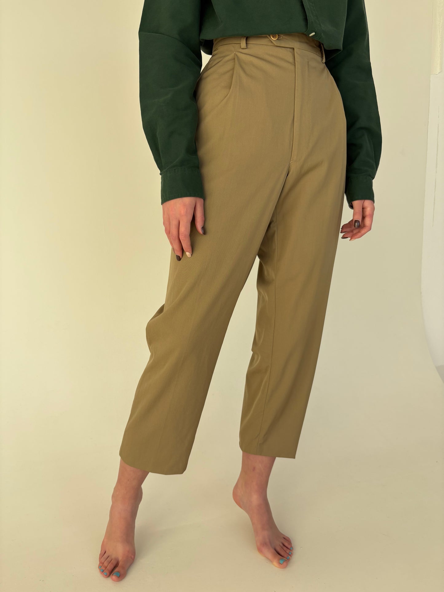 Pantaloni camel cu talie înaltă din lana extrafina cu pense