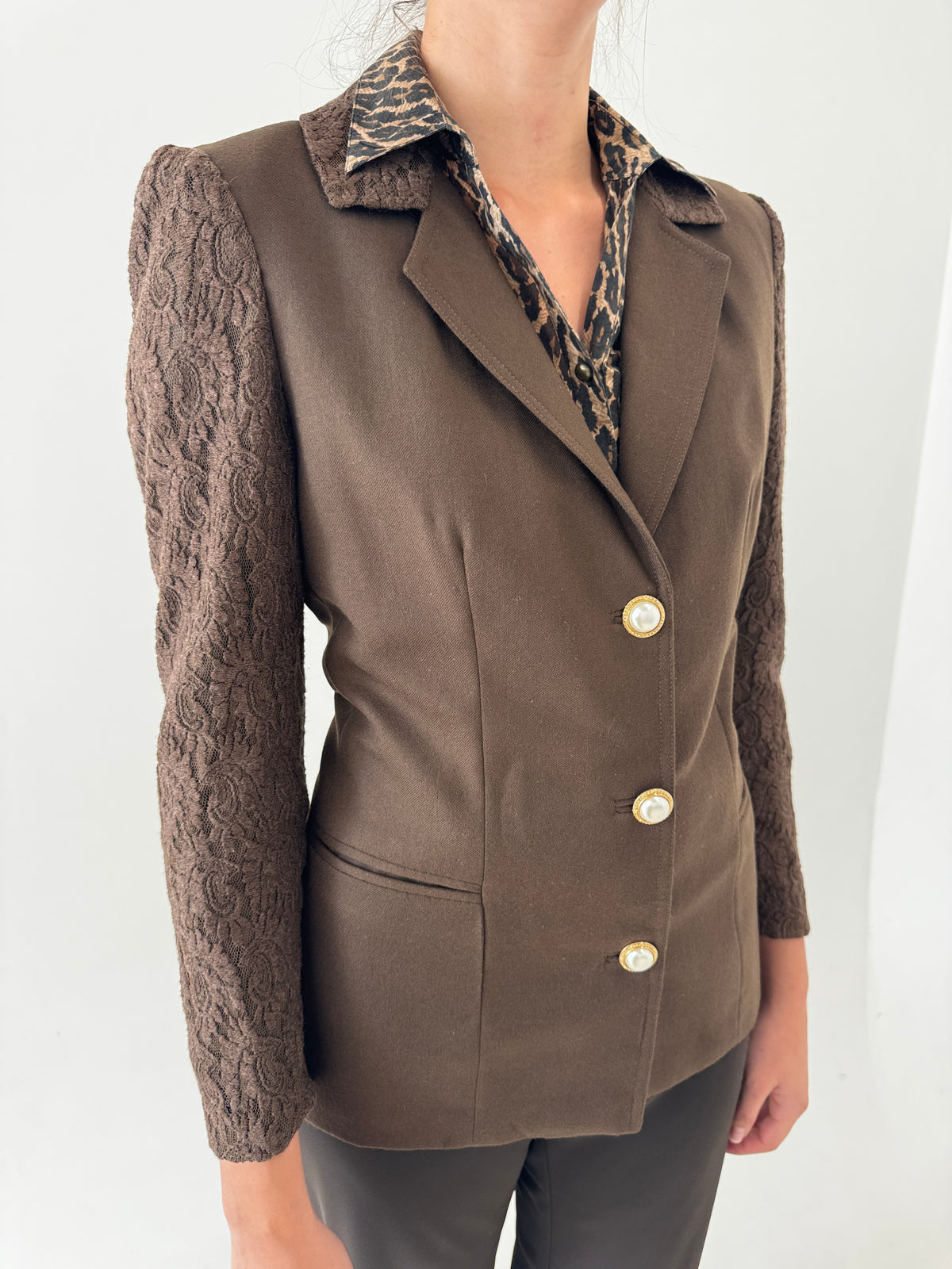 Sacou vintage din lana chocolate brown cu nasturi bijuterie și mâneci spectaculoase