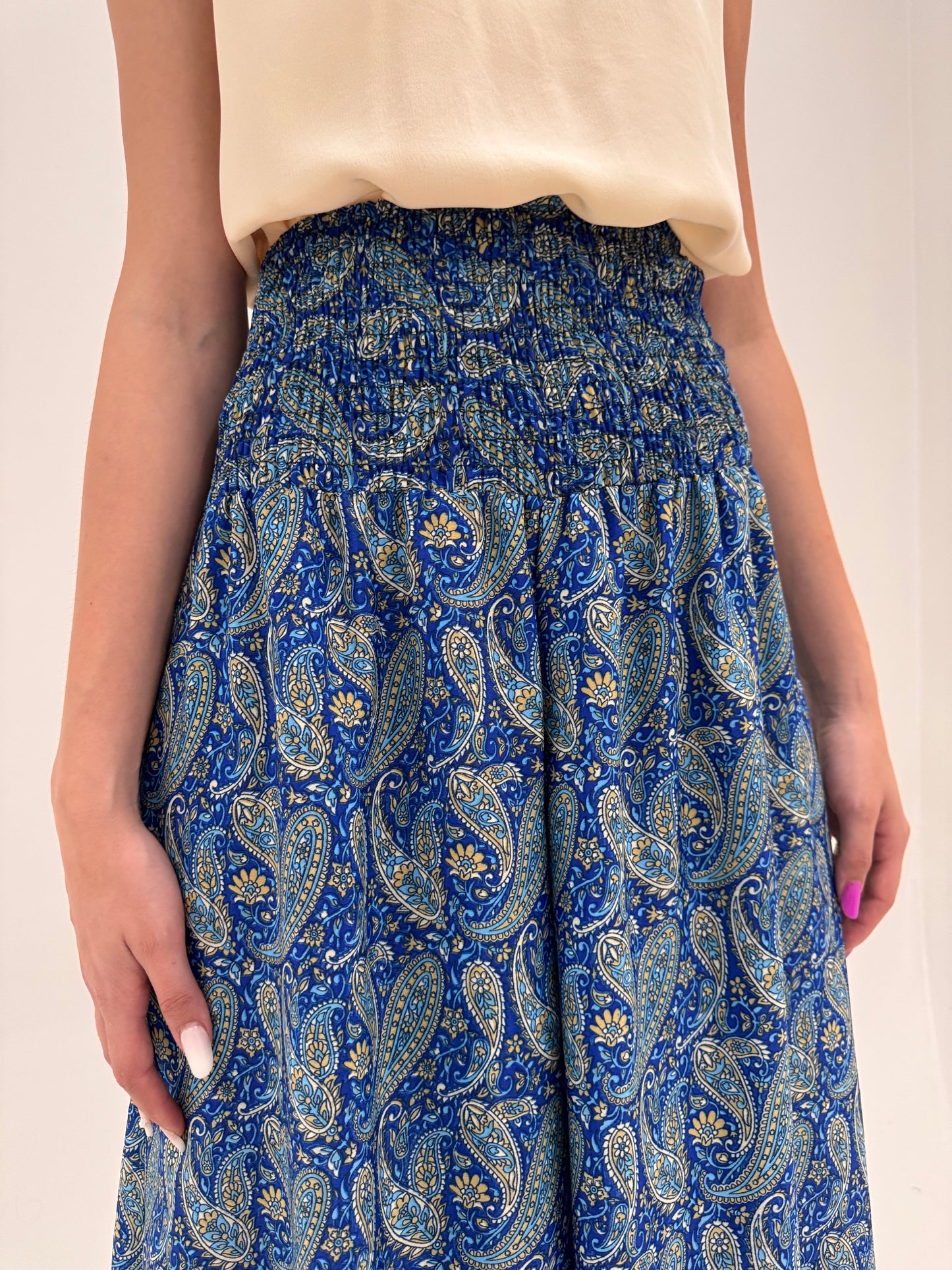 Pantaloni boho palazzo din mătase naturală cu print paisley