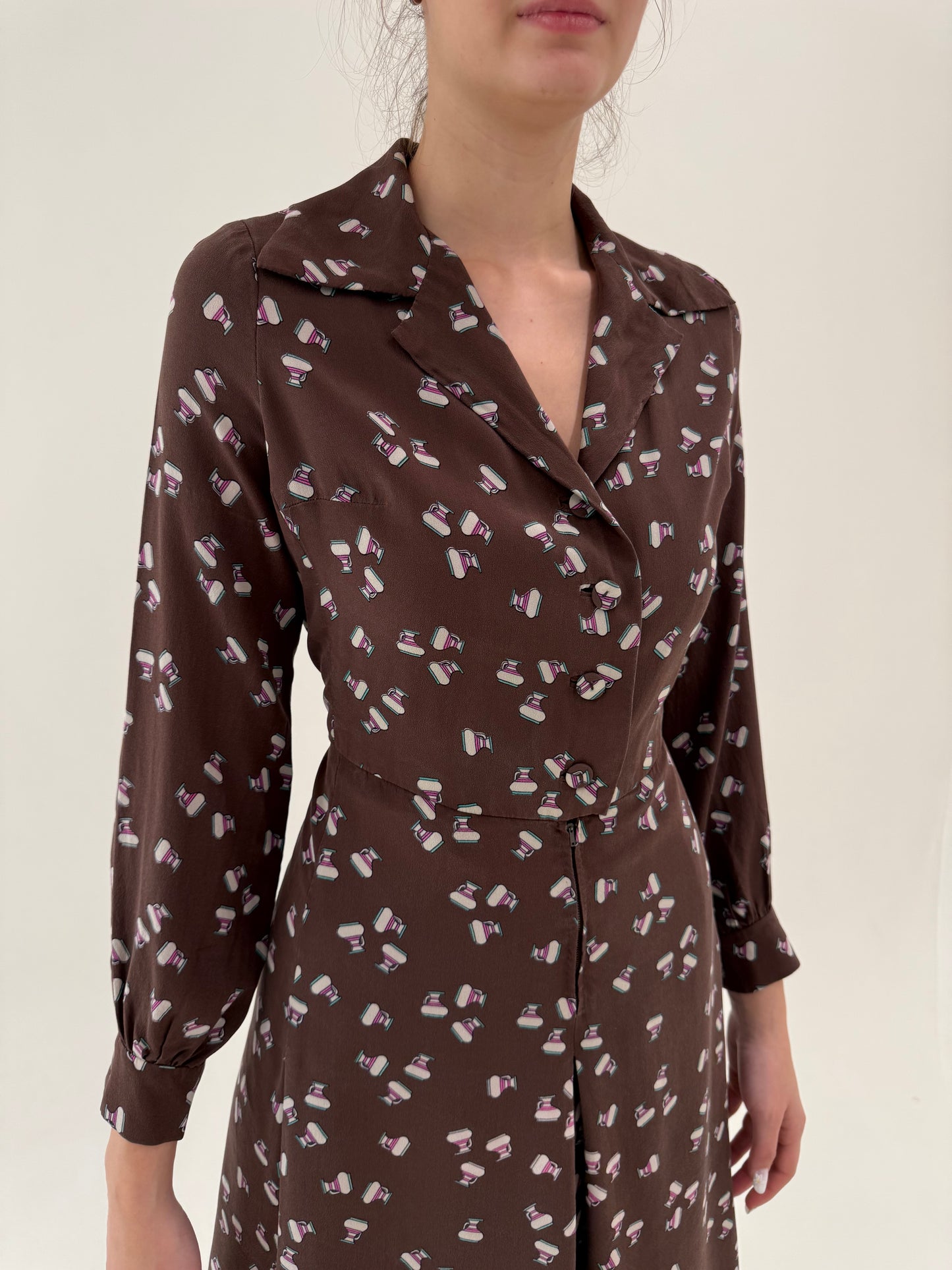 Rochie vintage tip cămașă din mătase mătușă cu print delicat