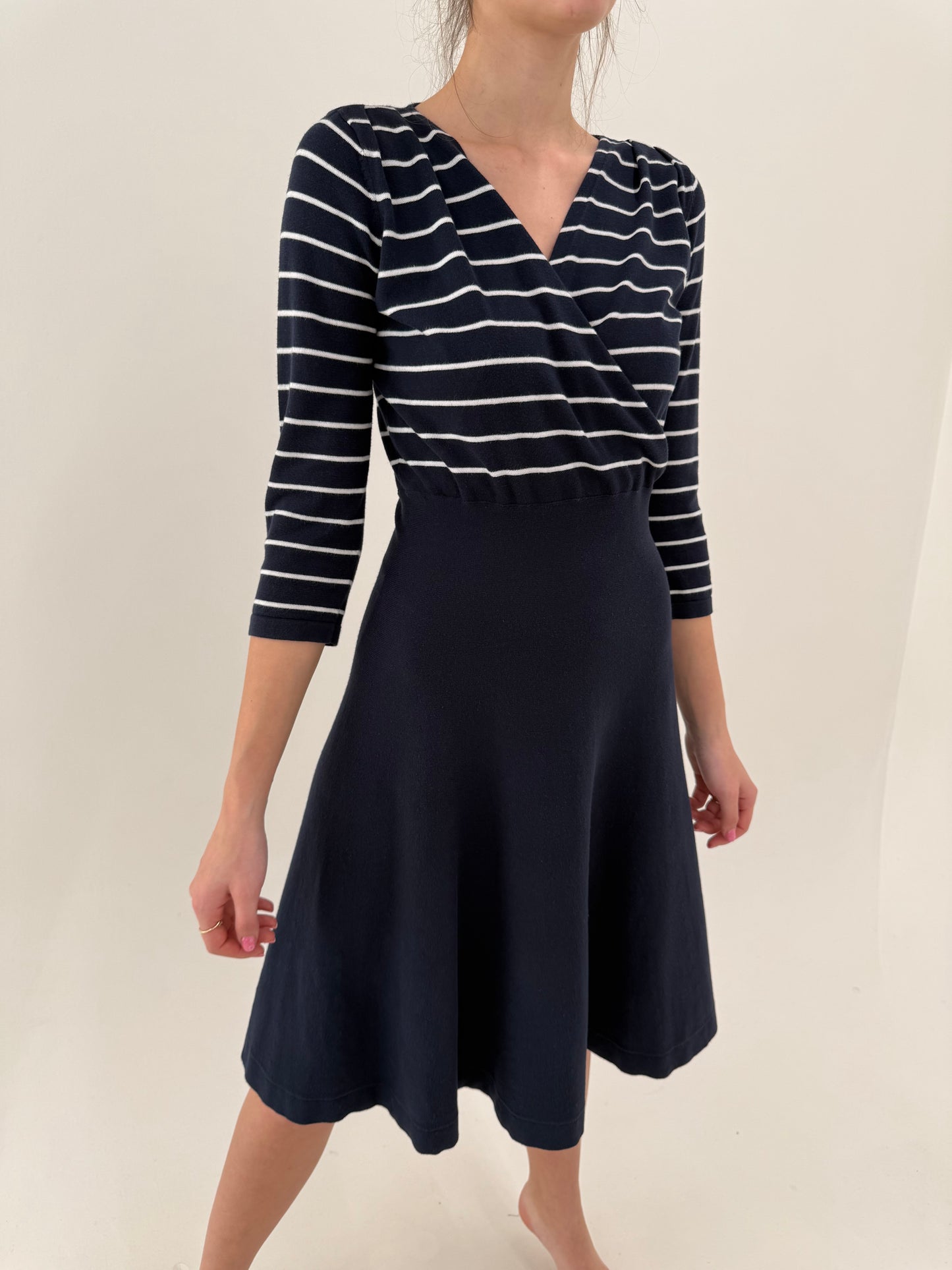 Rochie in estetica nautica din jerse premium de bumbac cu talie ultra înaltă