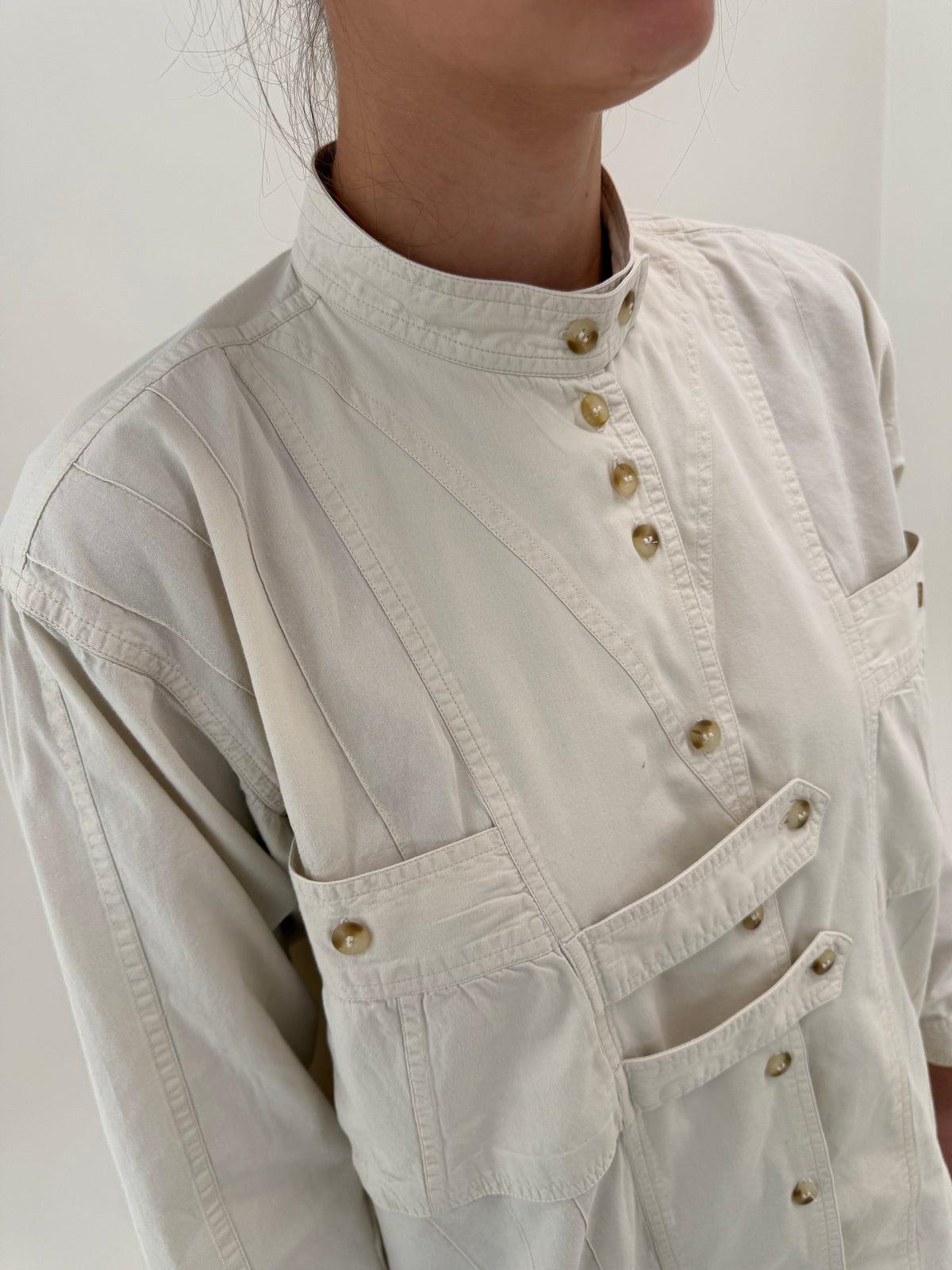 Cămașa cu influențe casual în croi retro modern off white din bumbac plin