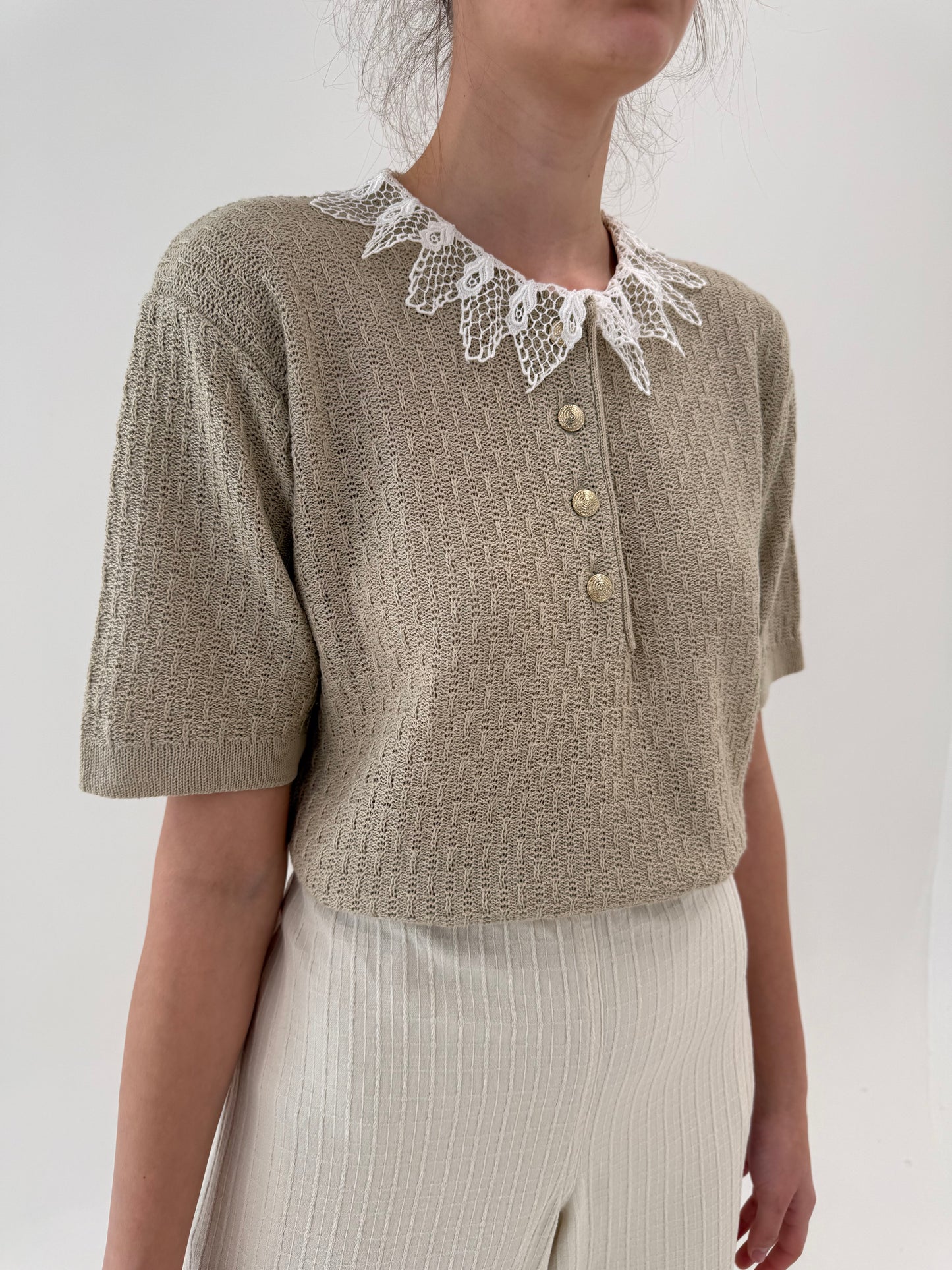 Top nude din jerse texttrat de bumbac premium cu guler macrame lucrat manual