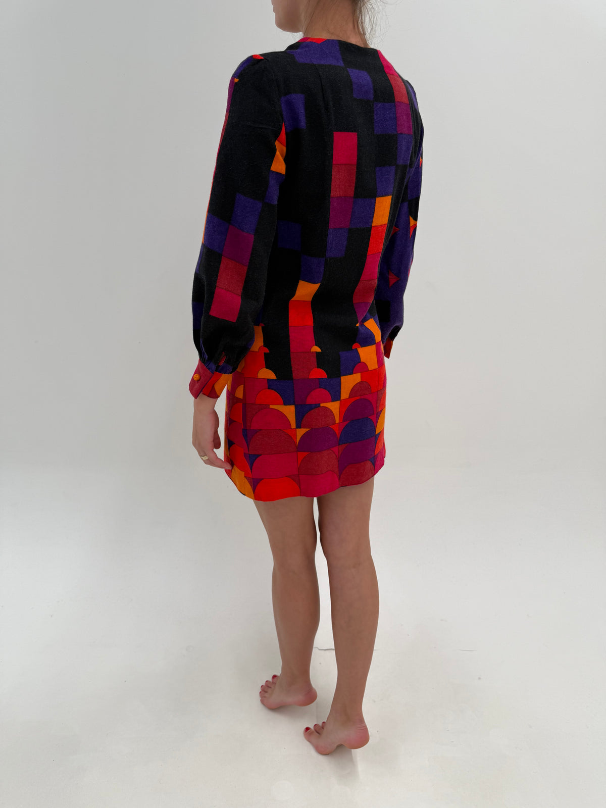 Rochie old vintage sfârșit de ani 60 cu print op art în culori tari din lana extafina