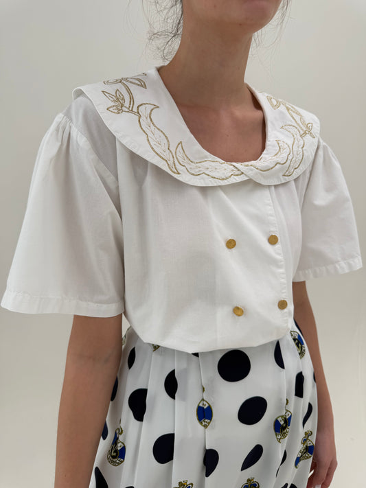 Cămașa vintage cu broderie aurie din pânză de bumbac ușor structurată
