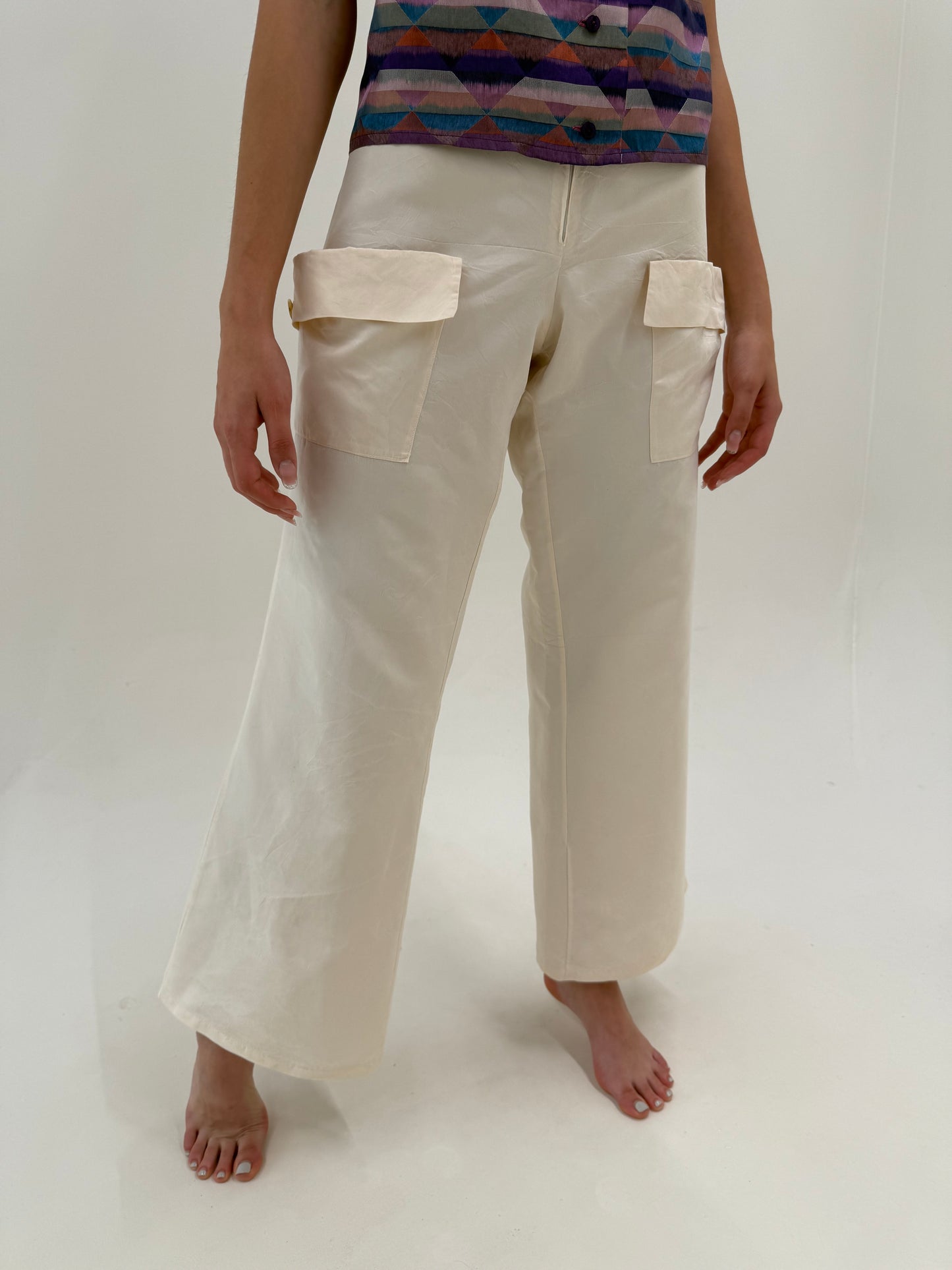 Pantaloni palazzo din mătase naturală cu influențe casual extrem de chic