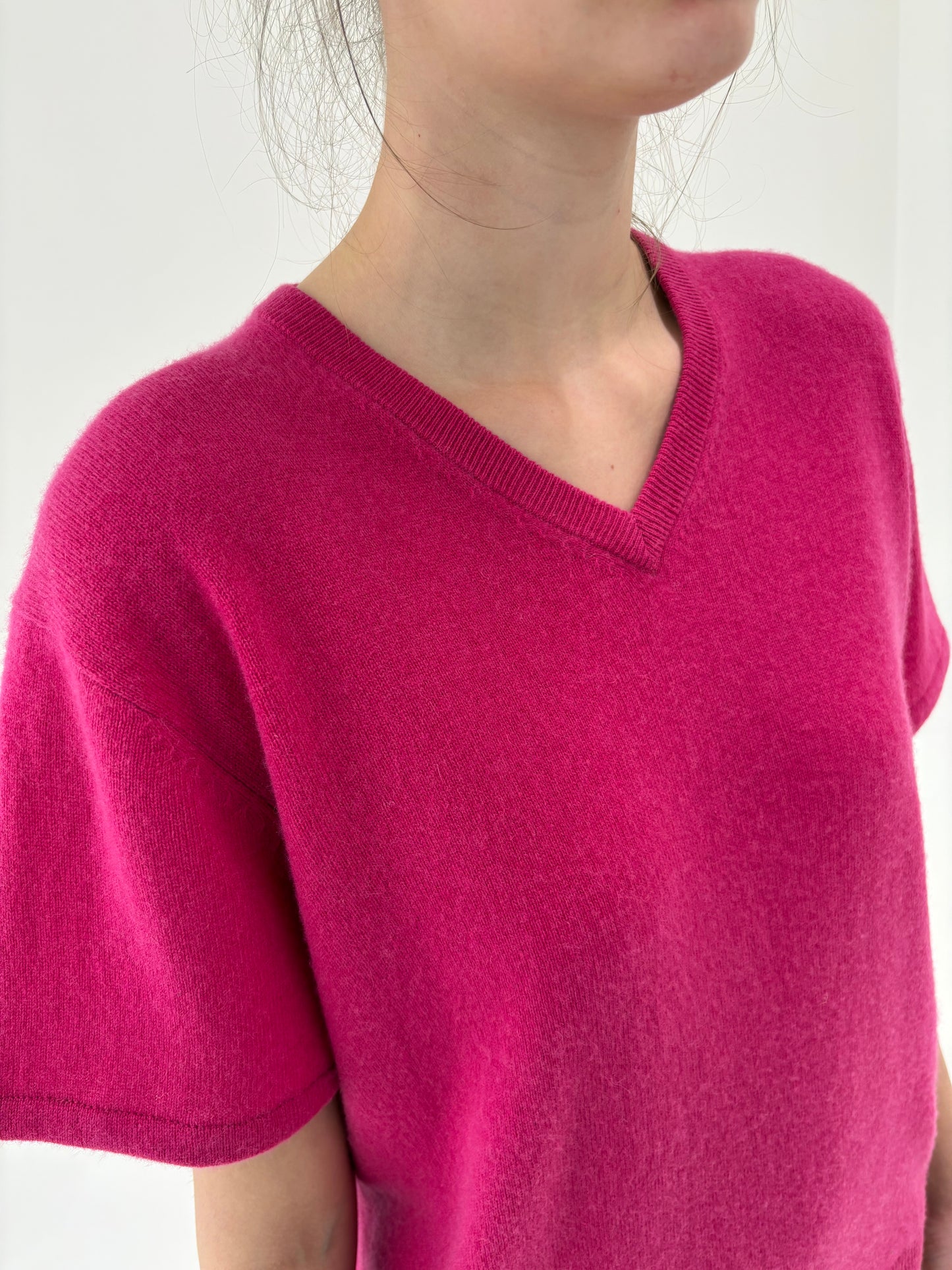 Top fucsia din cașmir in anchior si croi oversized