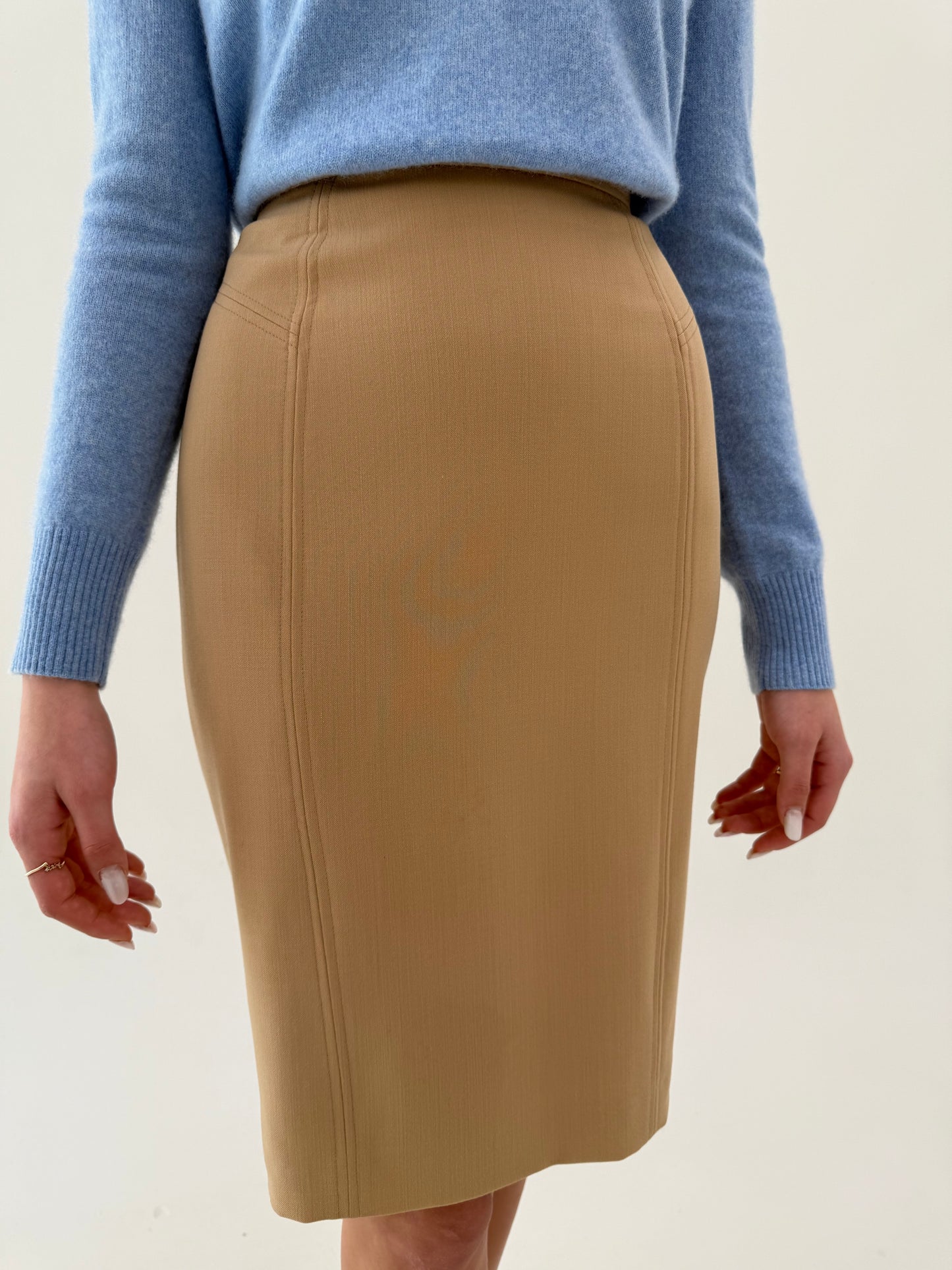 Fustă camel de brand luxury Madeleine cu efect ușor mermaid