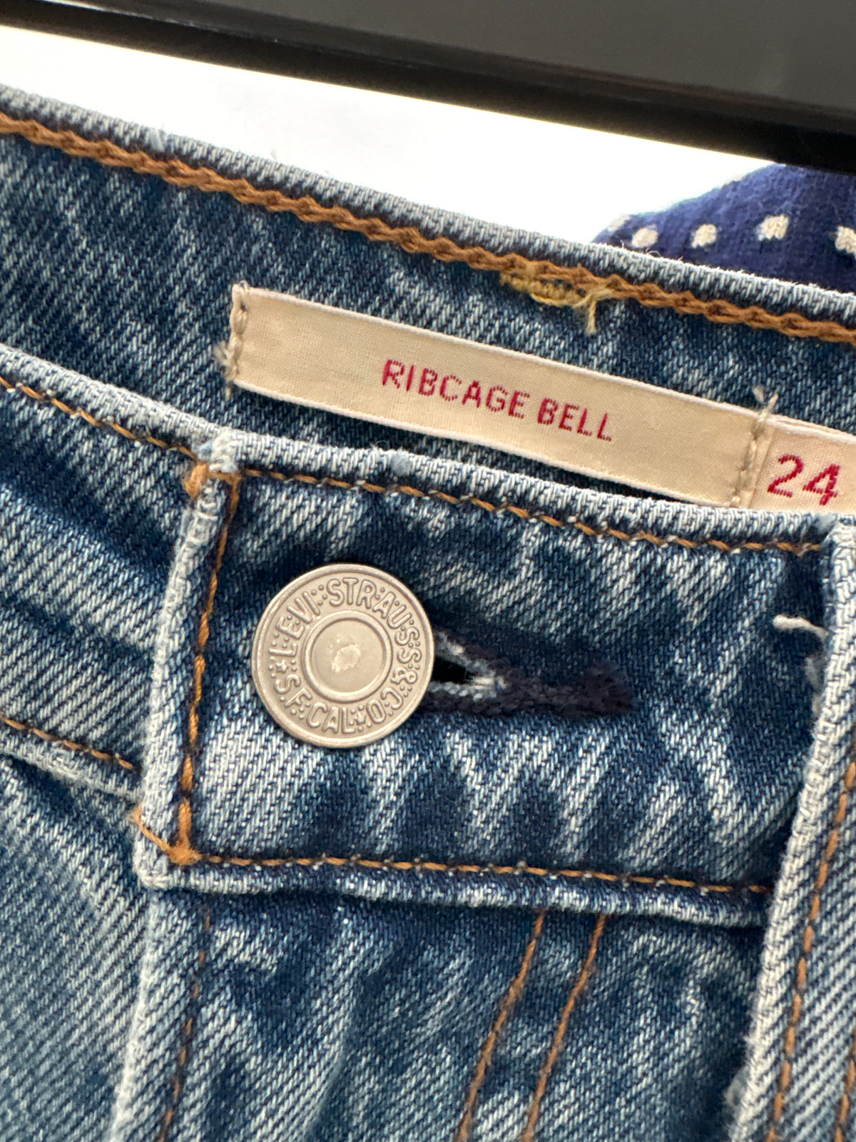 Jeans Levi’s ‘Ribcage Bell’ evazați cu talie ultra înaltă classic wash