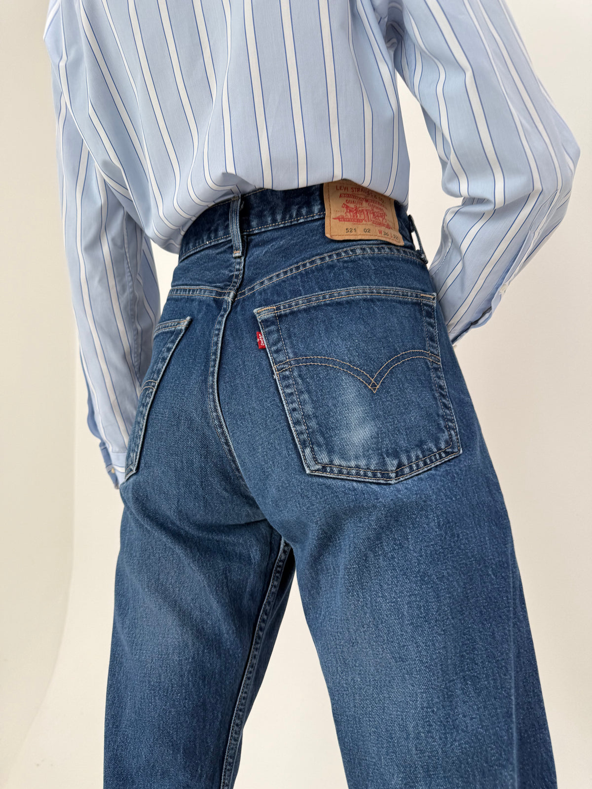 Jeans Levi’s 521 tall classic wash straight leg cu talie înaltă