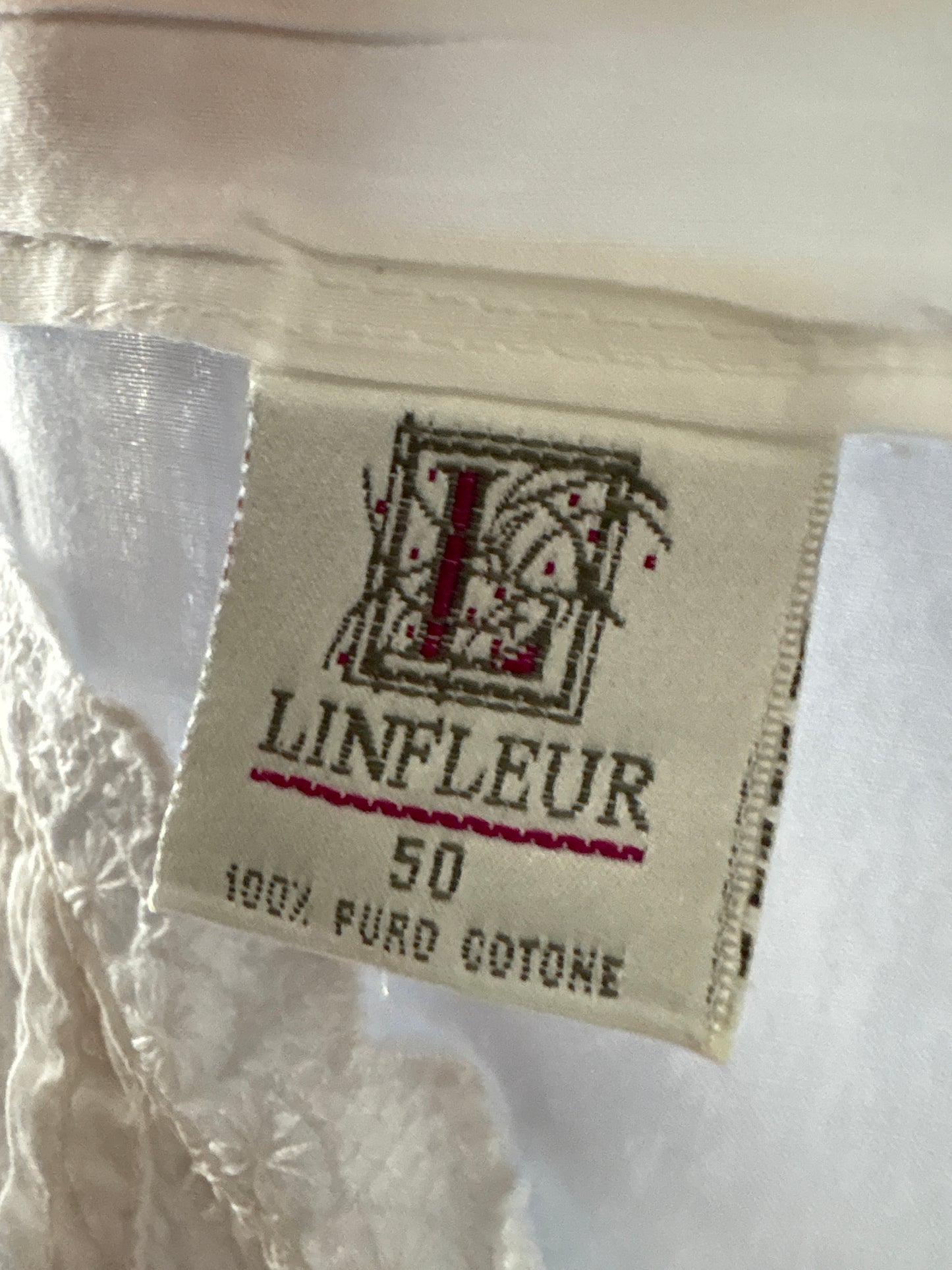 Top vintage cu broderie anglaise și bretele late din bumbac premium