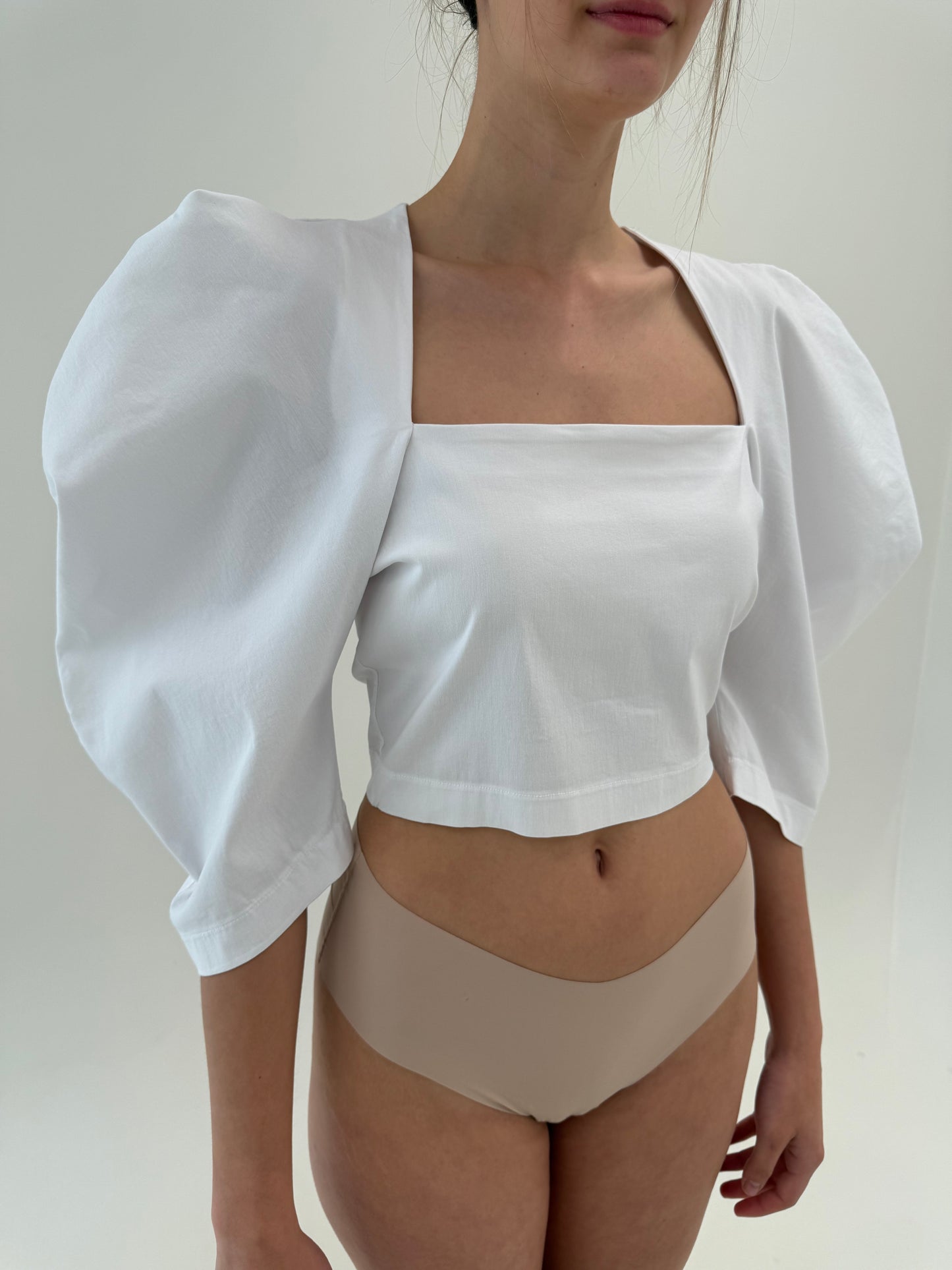 Top cu volum modern modelator din poplin de bumbac și vâscoza