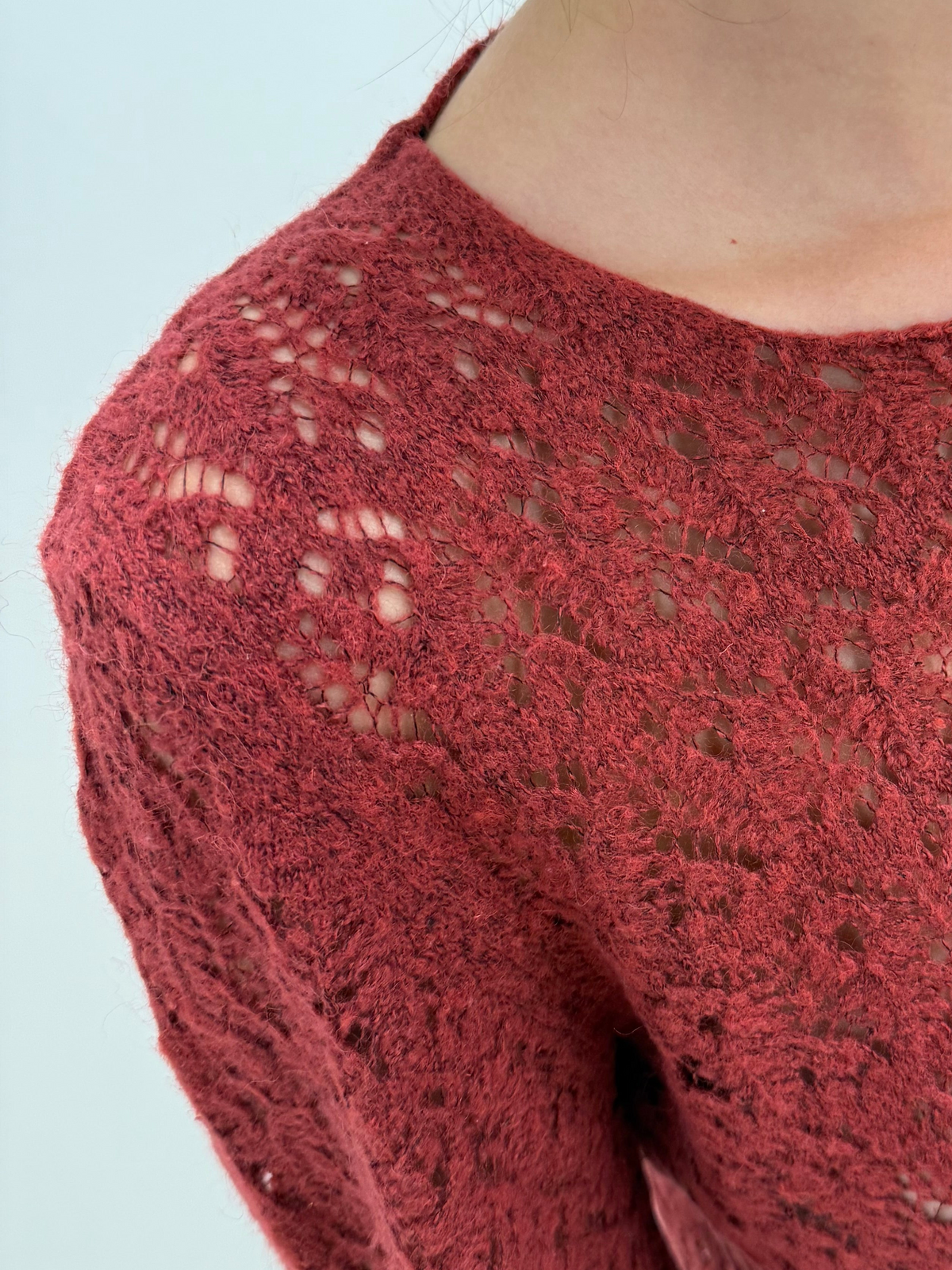 Pulover terracota red din lana extrafina dantelata