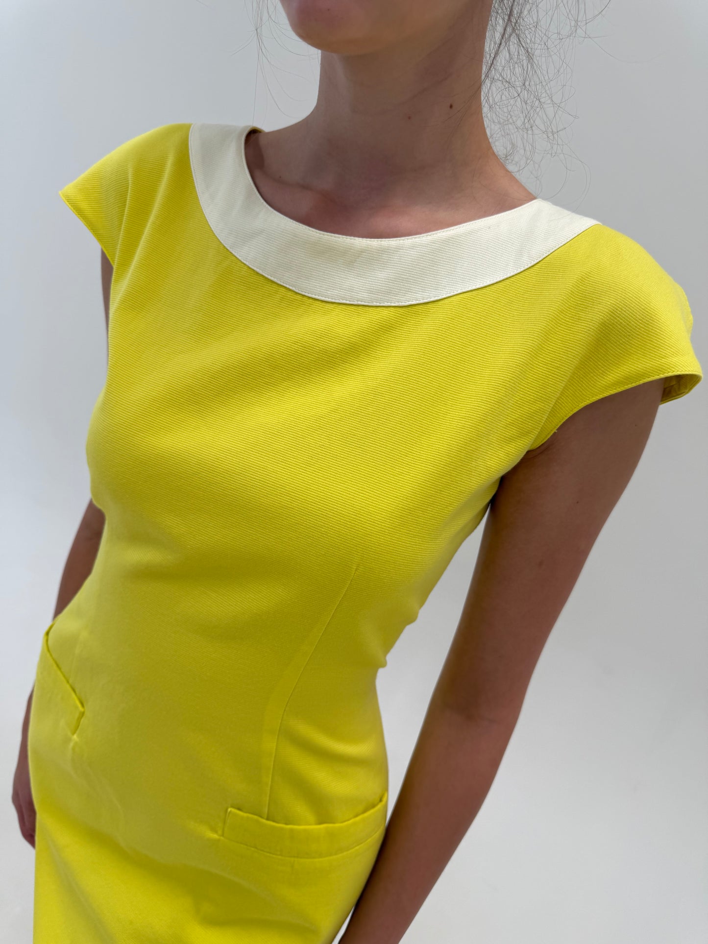 Rochie Marella by Max Mara în croi cambrat din faille de bumbac electric  yellow