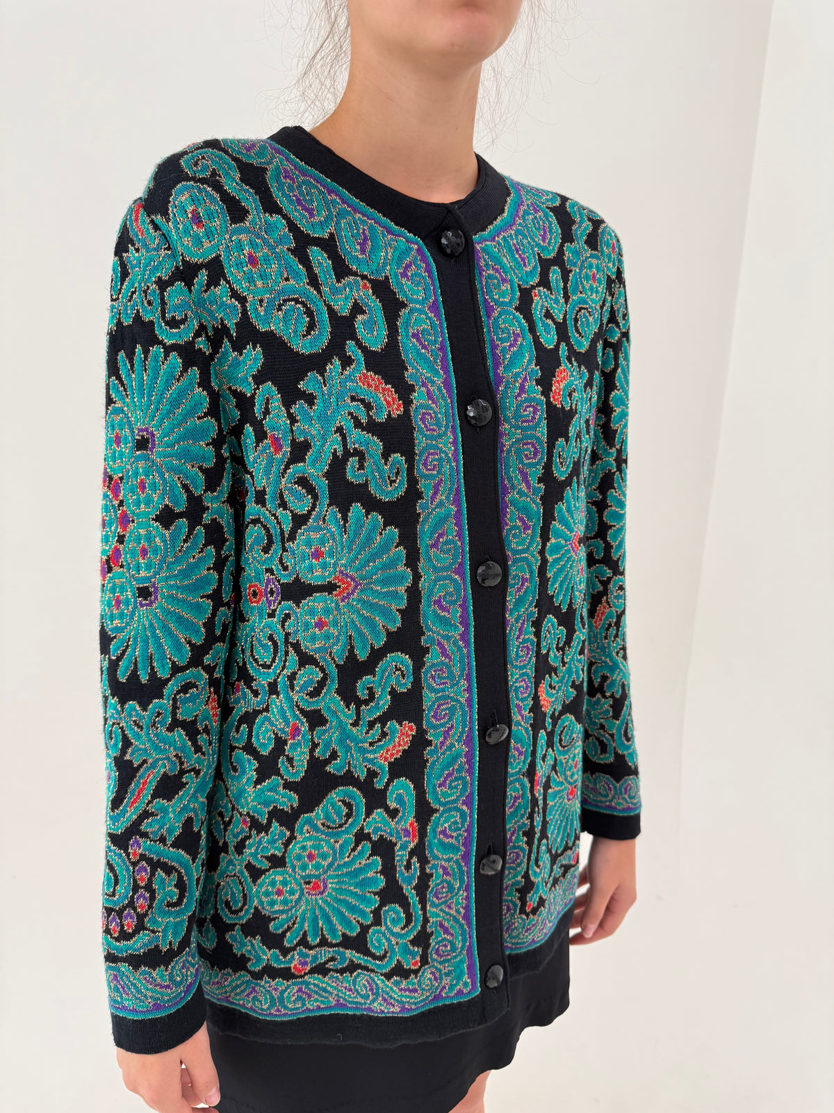 Jacheta de brand luxury italian Liola din tricot de lana extrafina cu inserții fine aurii