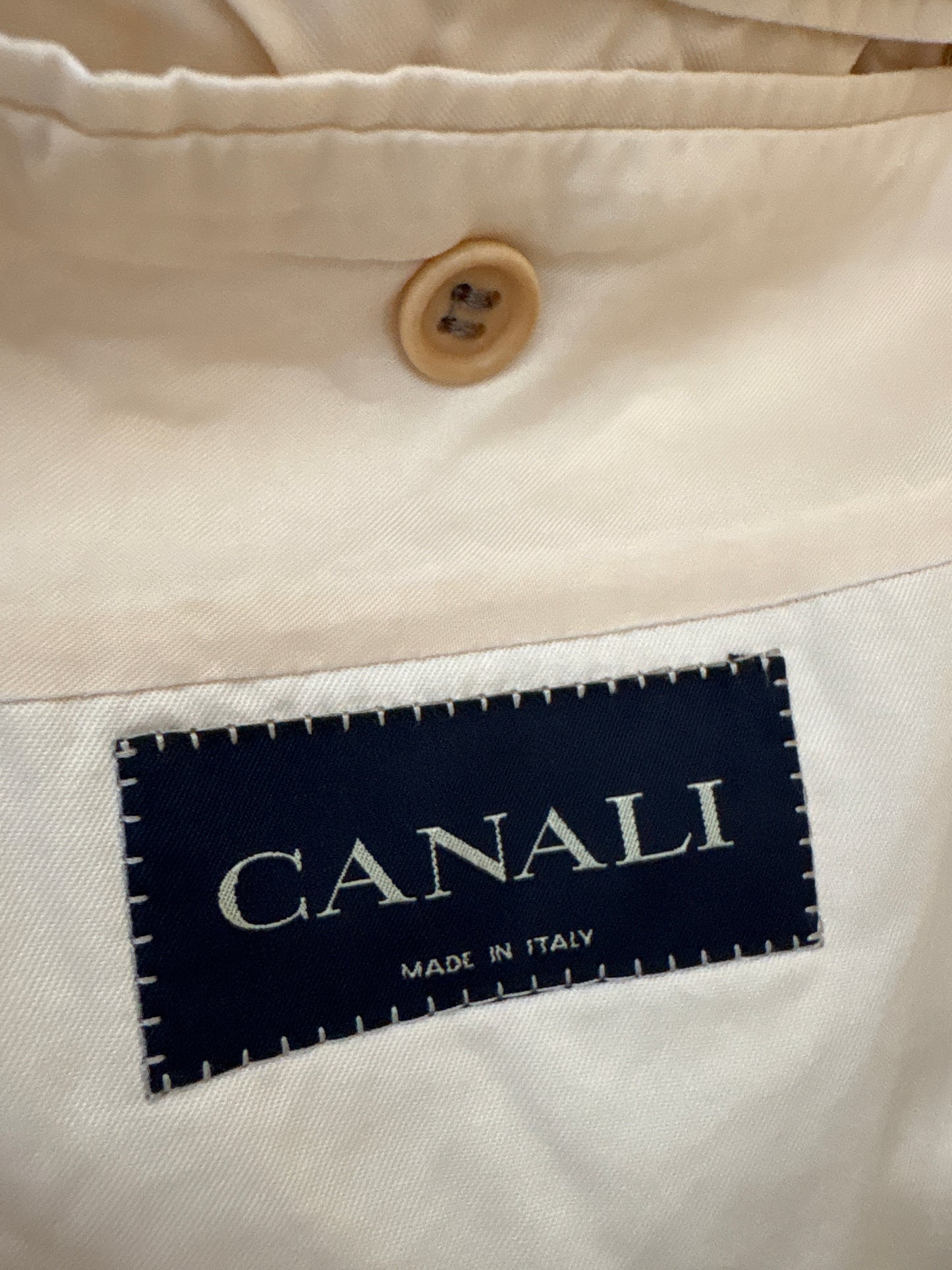 Costum luxury Canali în croi super actual off white din bumbac