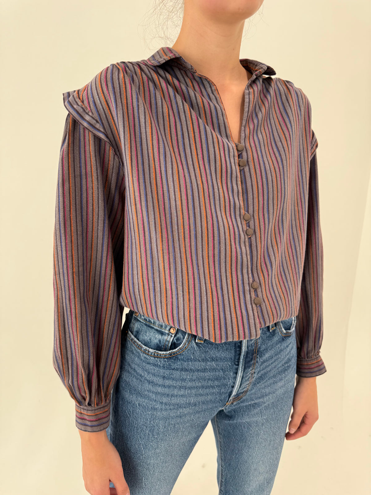 Cămașa vintage petite în croi retro modern și dungi cu mâneci ample