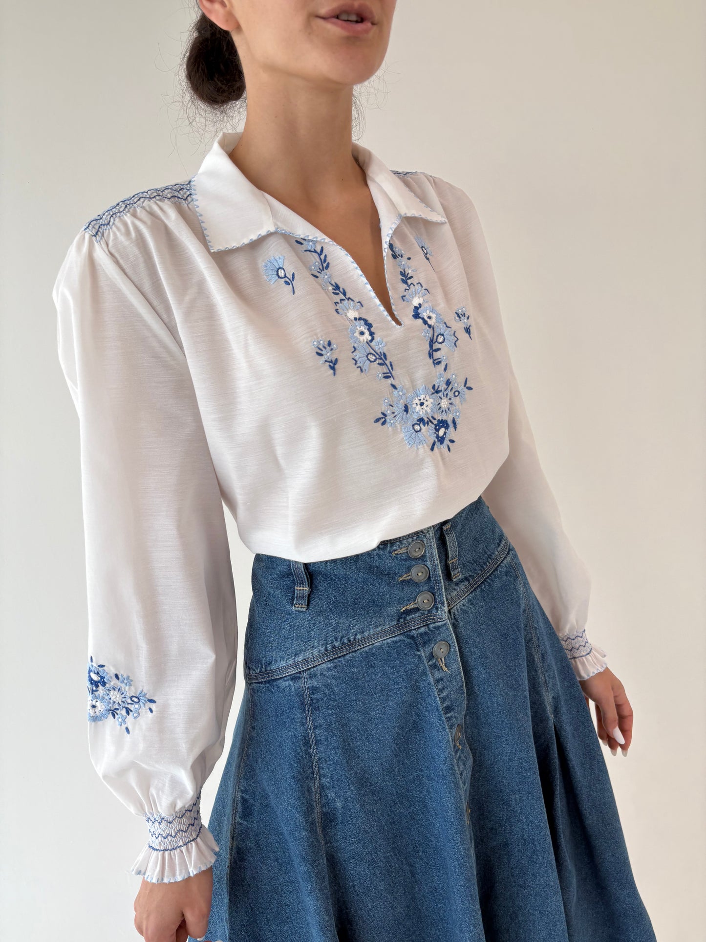 Cămașa vintage bijterie din bumbac cu broderie manuală excepțională