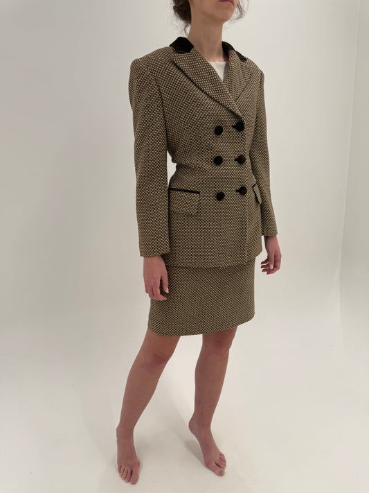 Deux piece de brand luxury italian din stofă cu textura 3D camel și negru