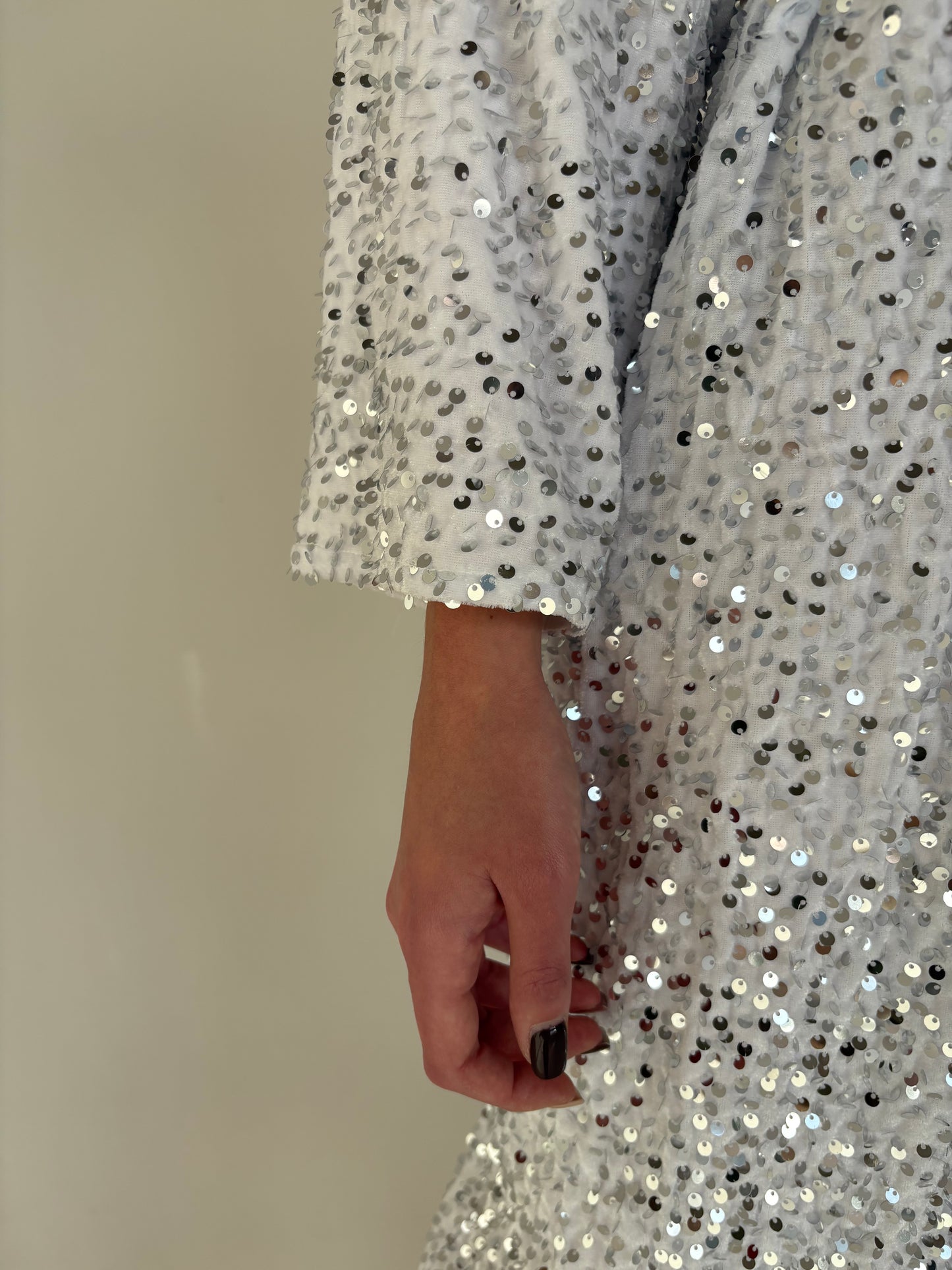 Rochie maxi din catifea extrem de moale cu aplicații din paiete argintii